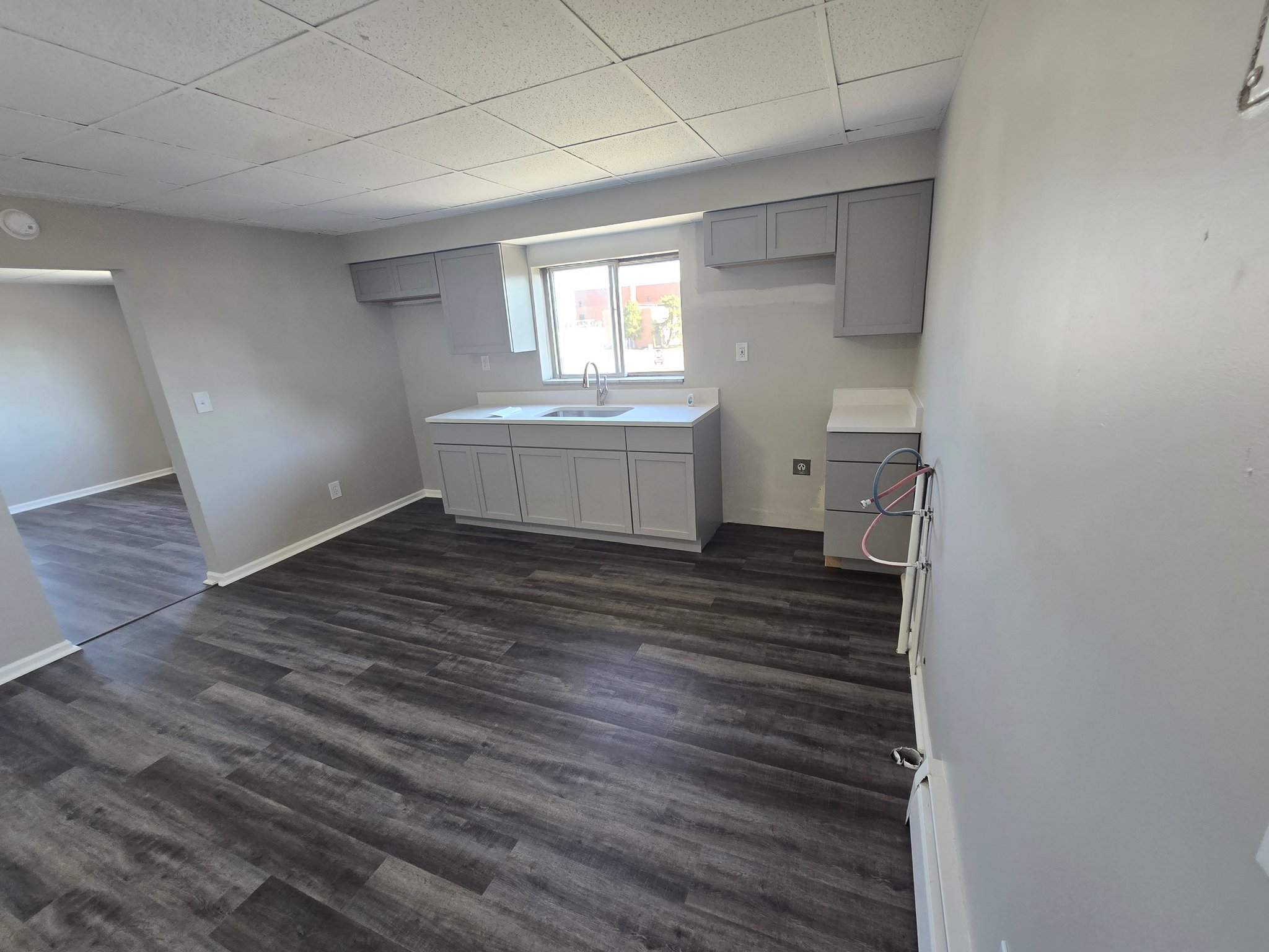 Roseville Apartment: 27415 Gratiot Ave