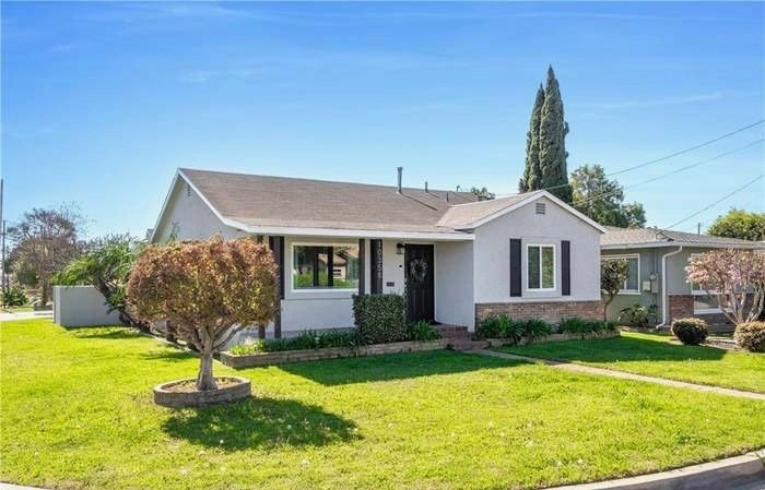 Bellflower House: 10358 Trabuco St