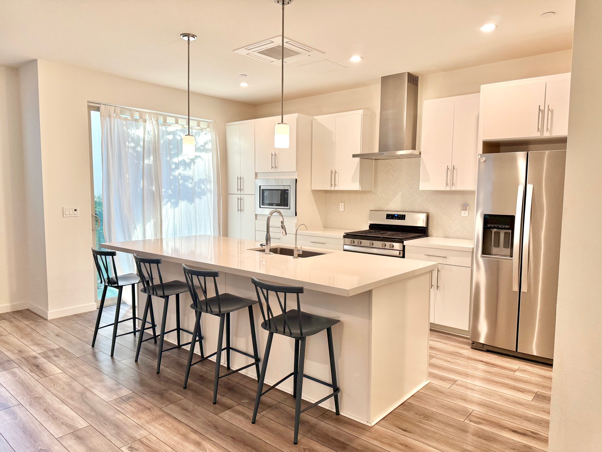 SACRAMENTO Condo: 182 Log Pond Lane