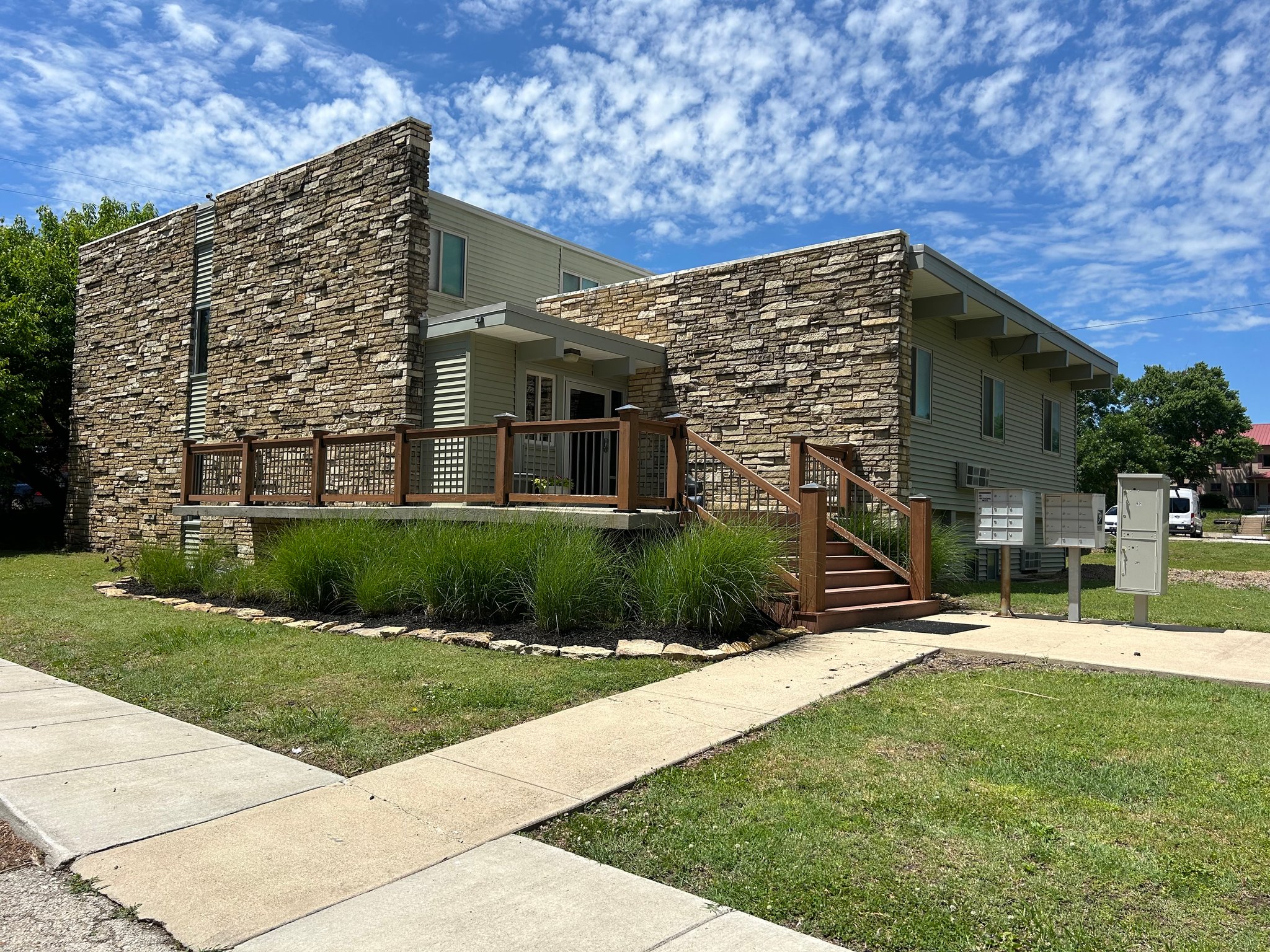 Emporia Apartment: 1215 Sylvan