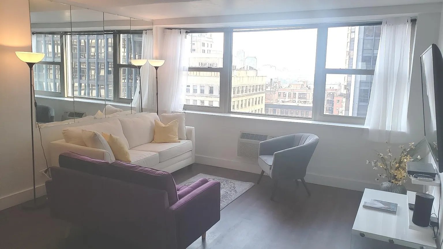 chicago Apartment: 253 E delaware street