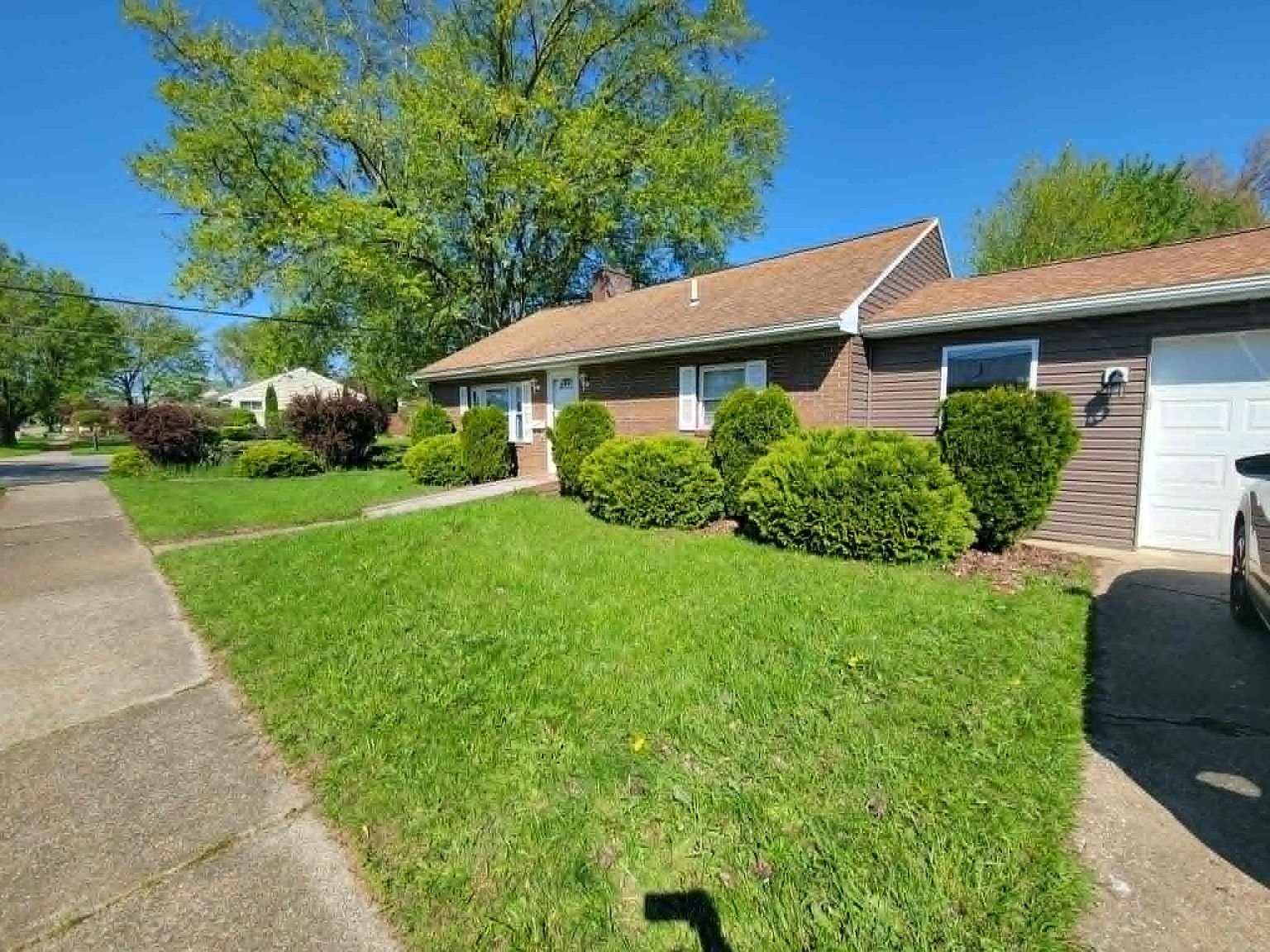 Erie House: 1226 W 37th St