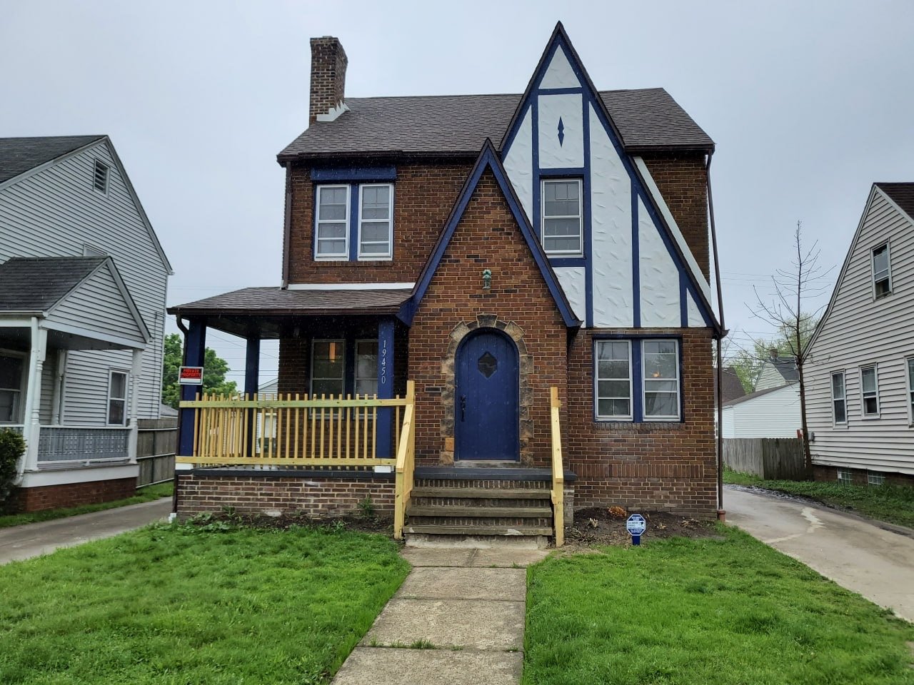 Cleveland House: 19450 Monterey Ave
