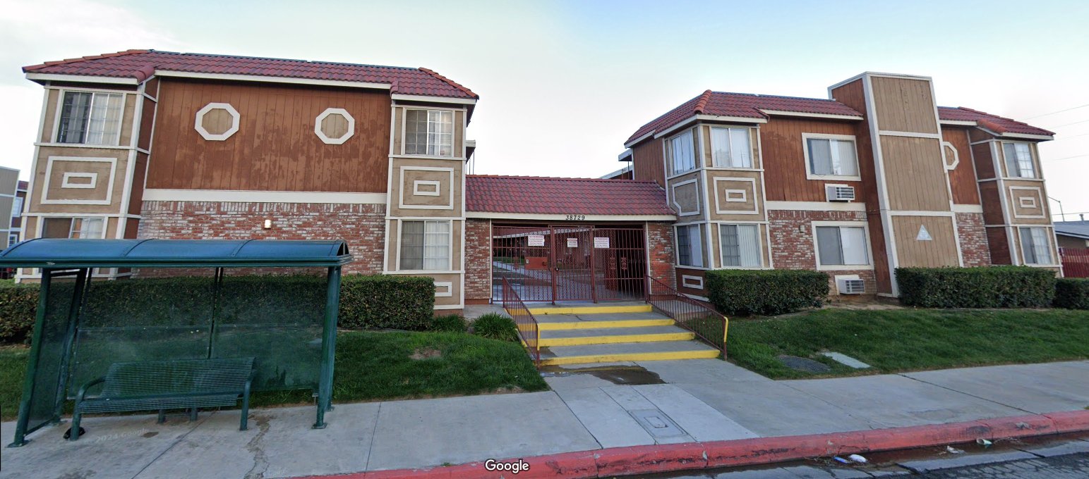 Palmdale Apartment: 38719 10th St East