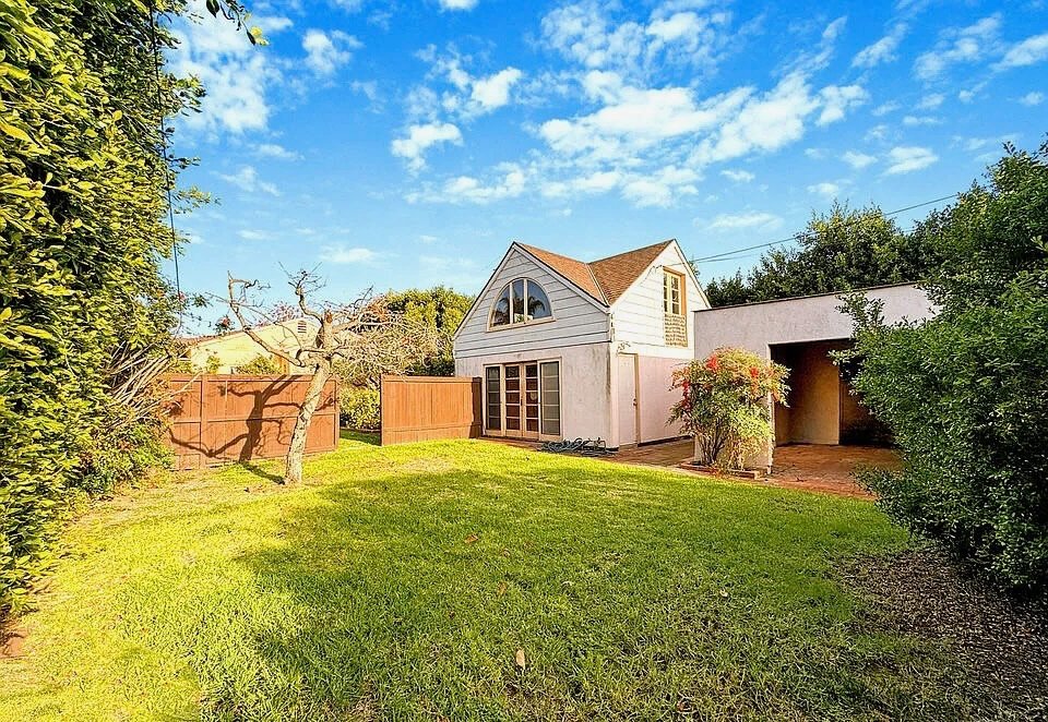 Santa Monica House: 844 25th St