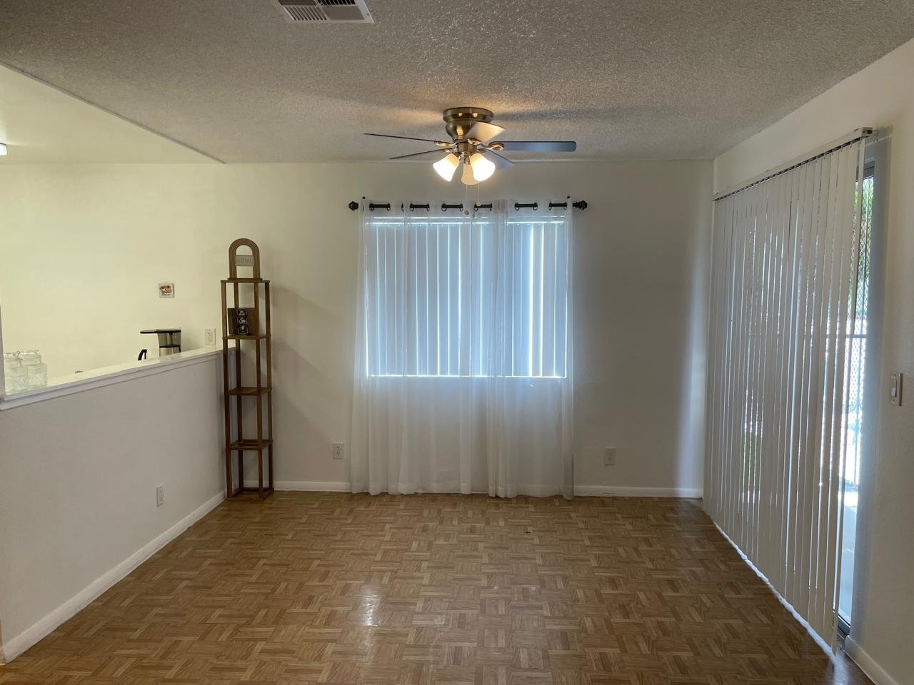 Palmdale Apartment: 38604 10th St. East