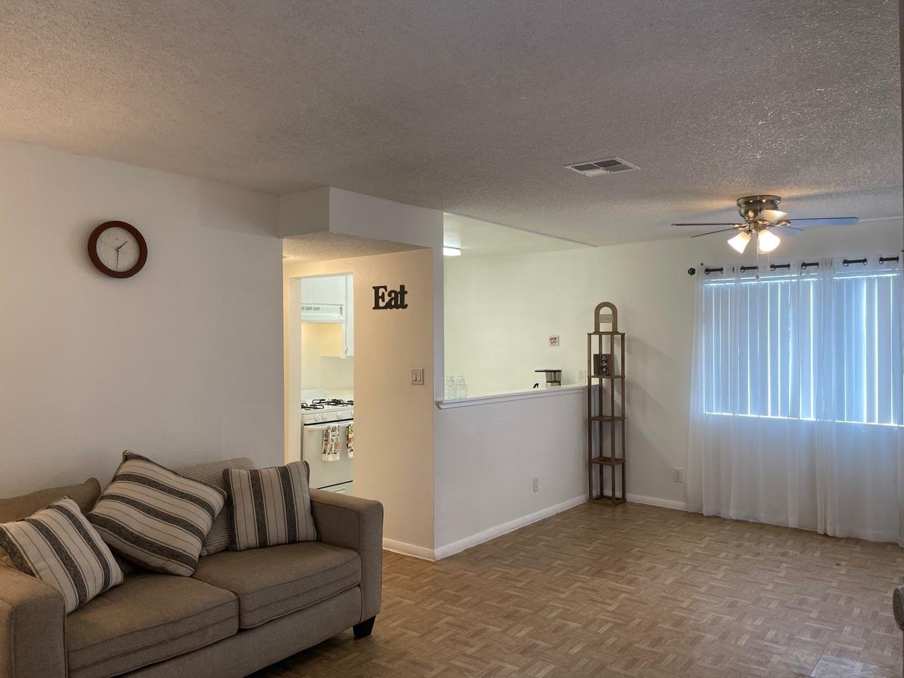 Palmdale Apartment: 38604 10th St. East