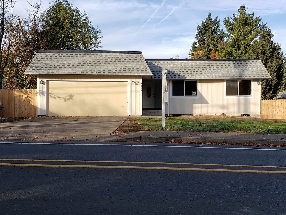 Portland House: 7913 SE Clackamas Rd