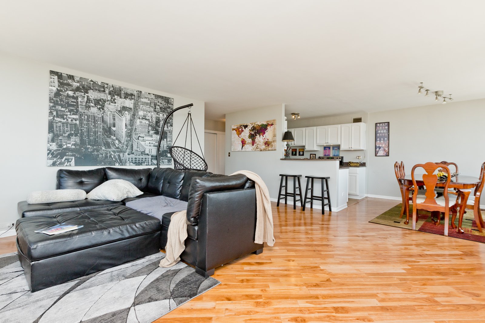 Chicago Apartment: 5757 N Sheridan