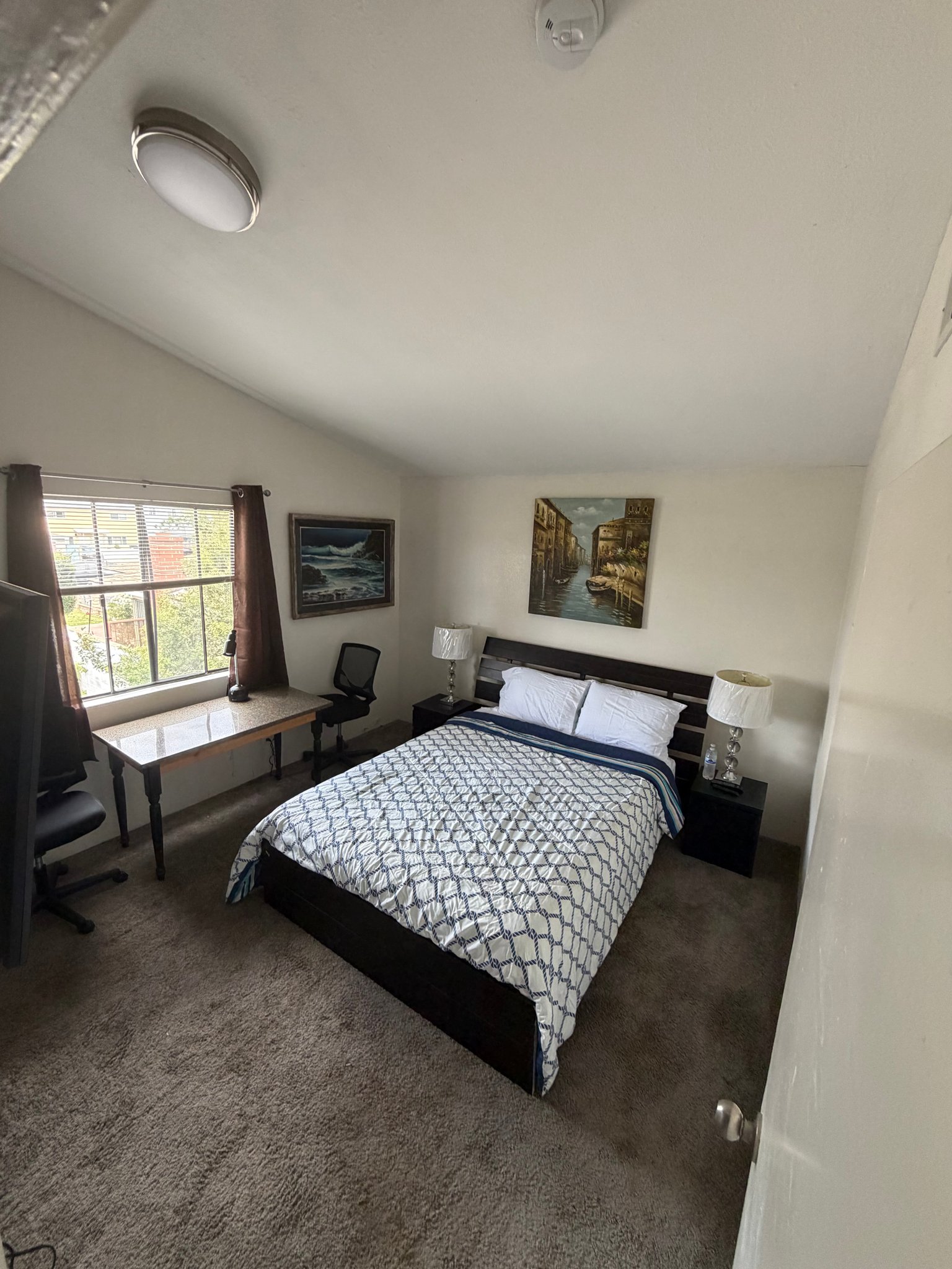 Lawndale Single Room: 4046 W 161st Street