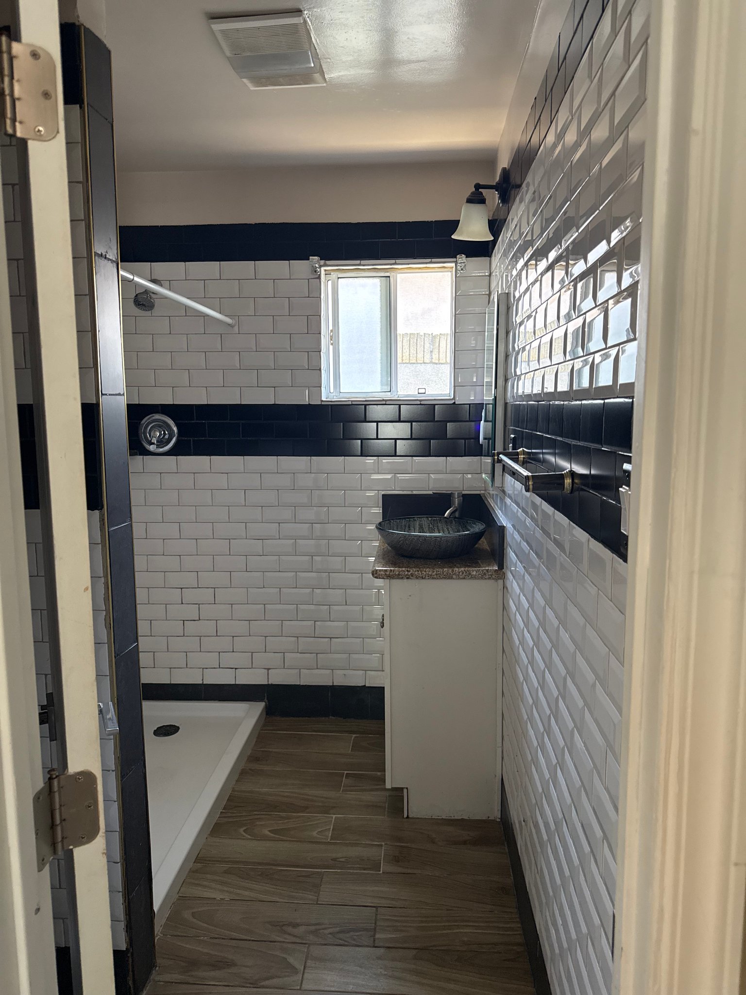 Inglewood Apartment: 525 E Hyde Park Blvd