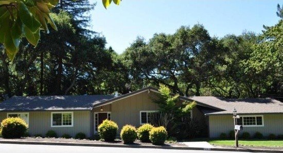 Lafayette House: 693 Glorietta Blvd
