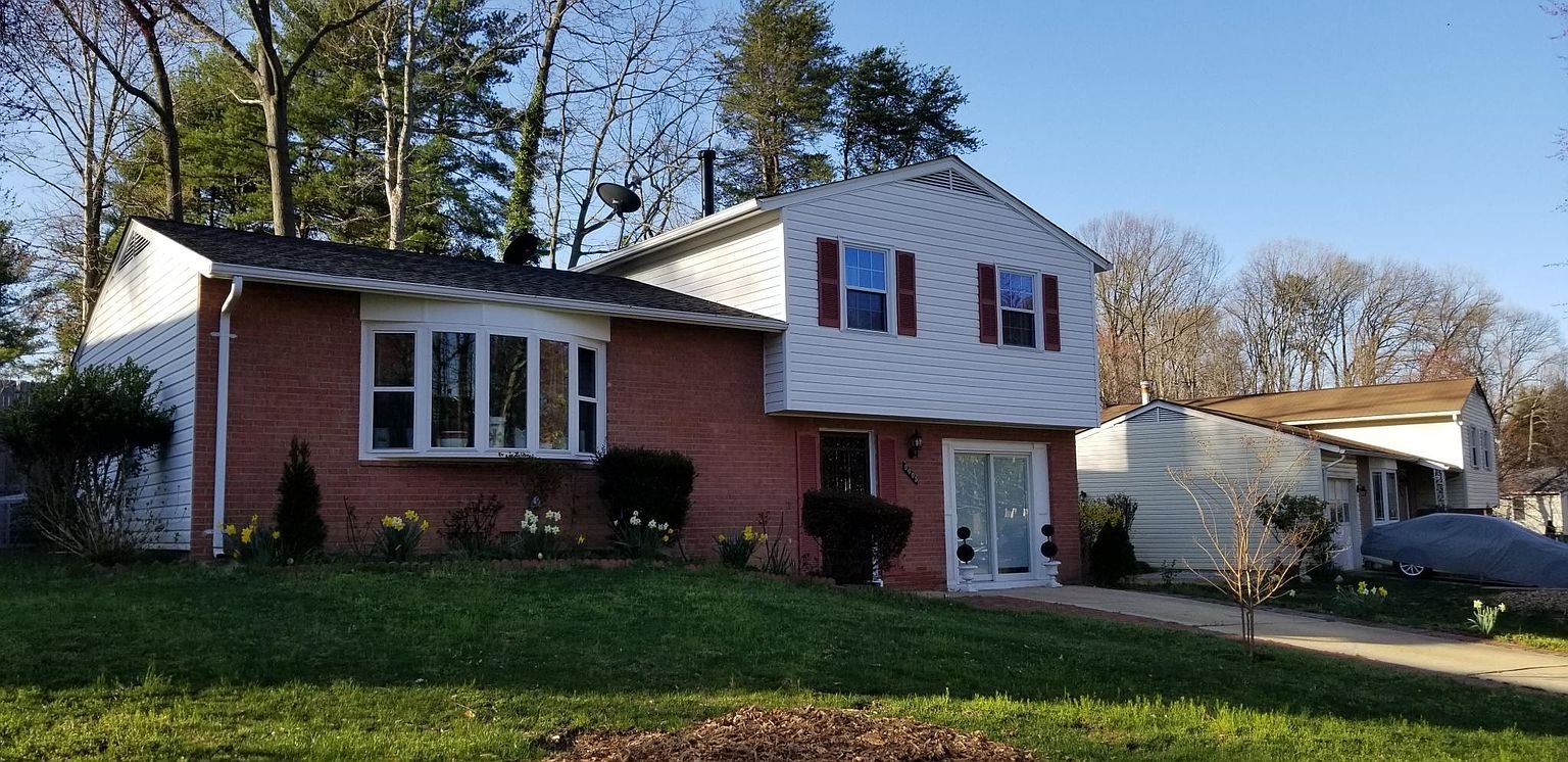 Burke House: 9005 Andromeda Dr