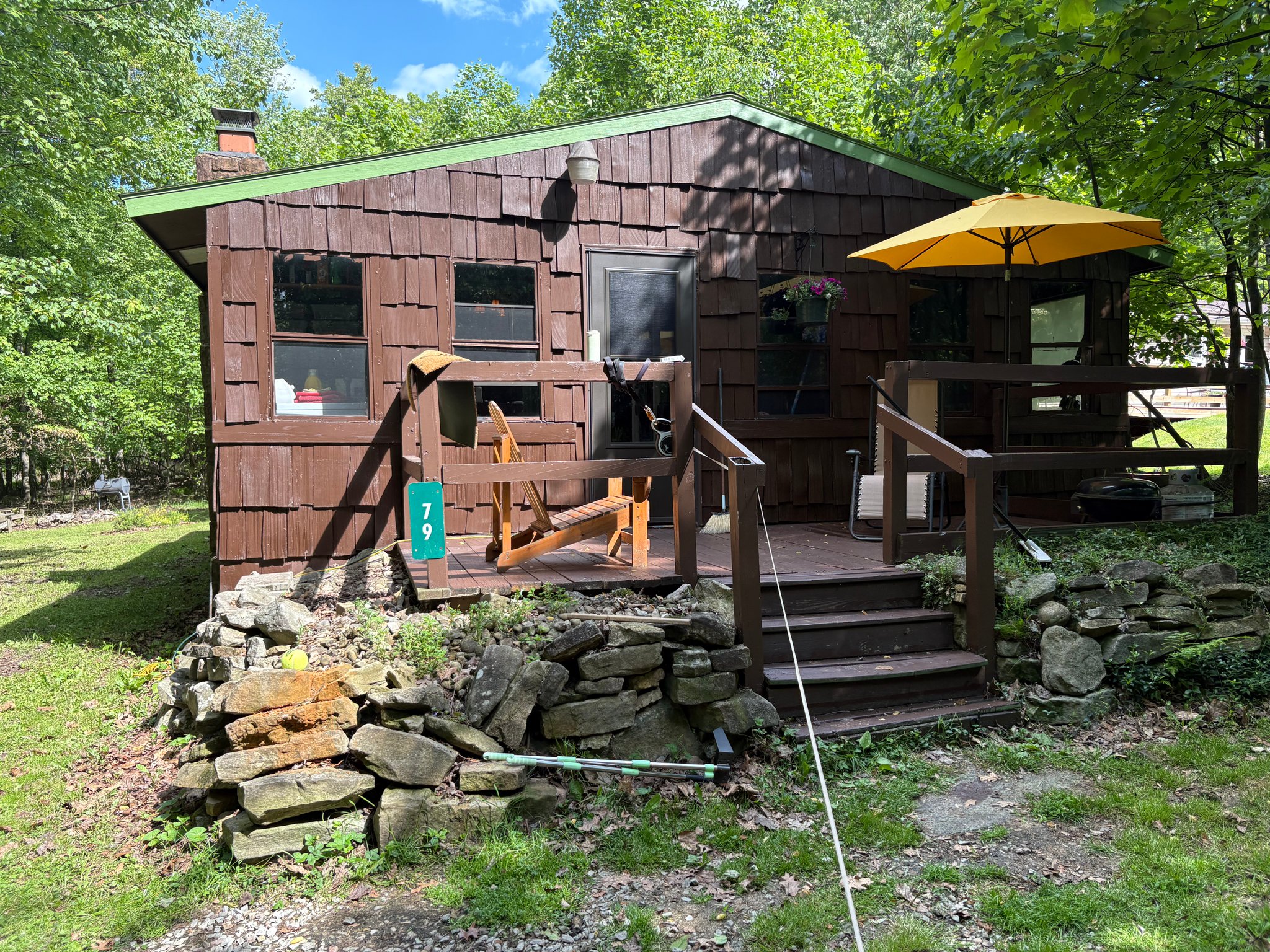 Acme House: 79 Spruce Peak Road
