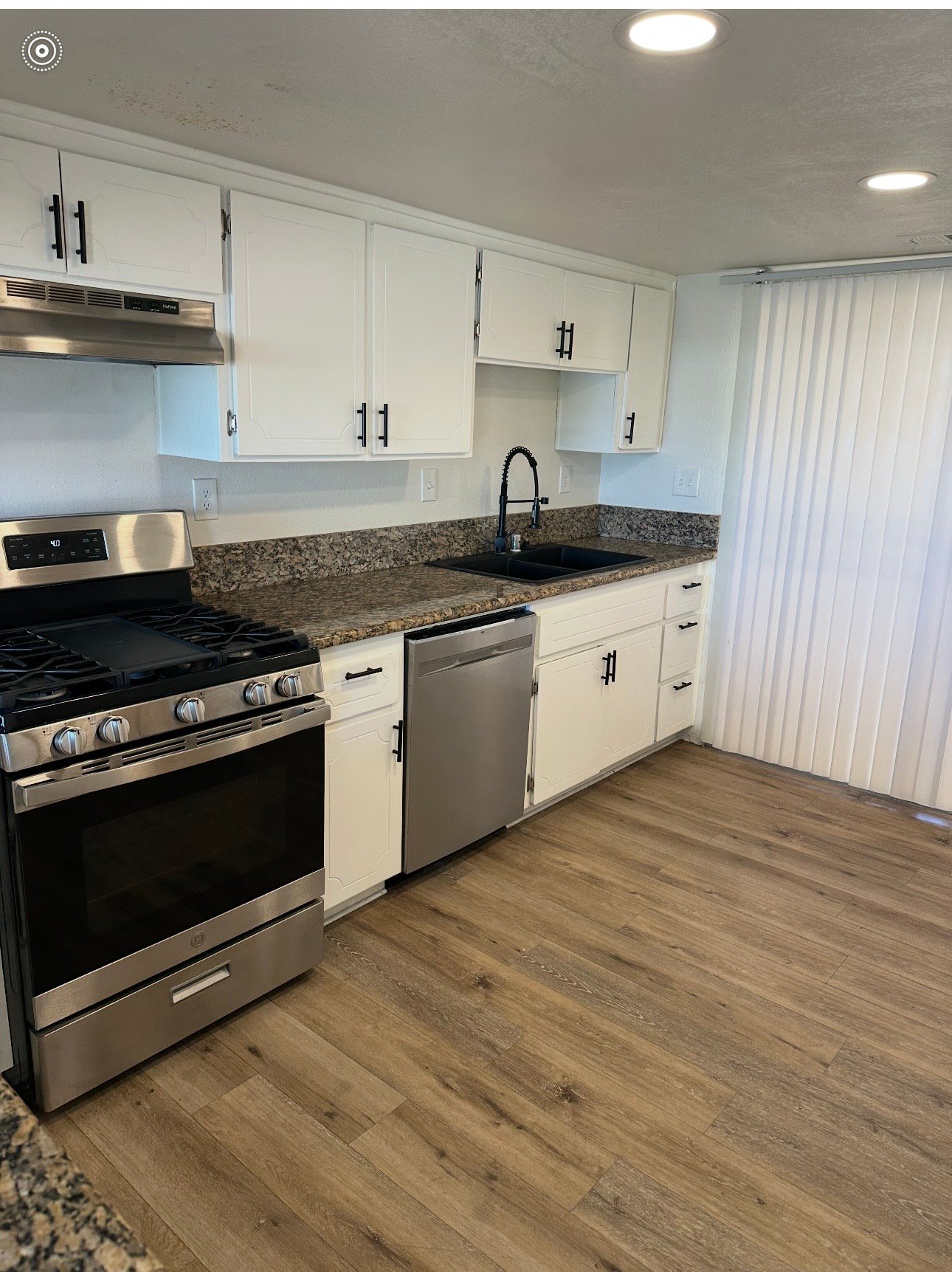Apple Valley Apartment: 15978 Muni Rd