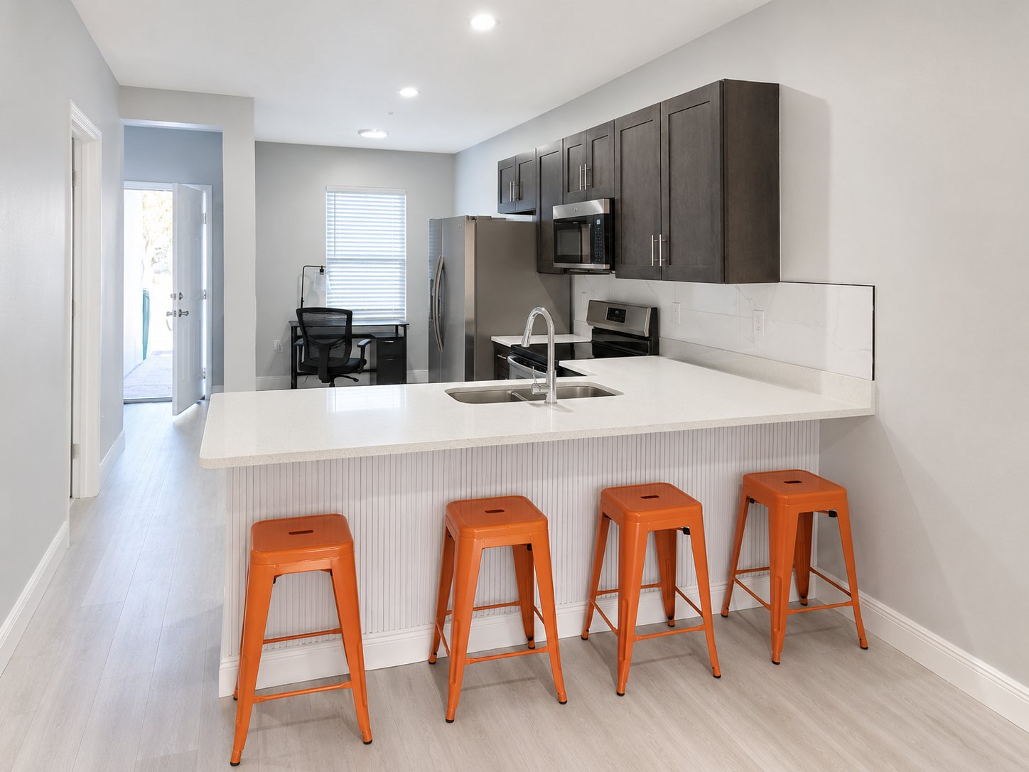 Port Charlotte Townhome: 2225 FRASER STREET