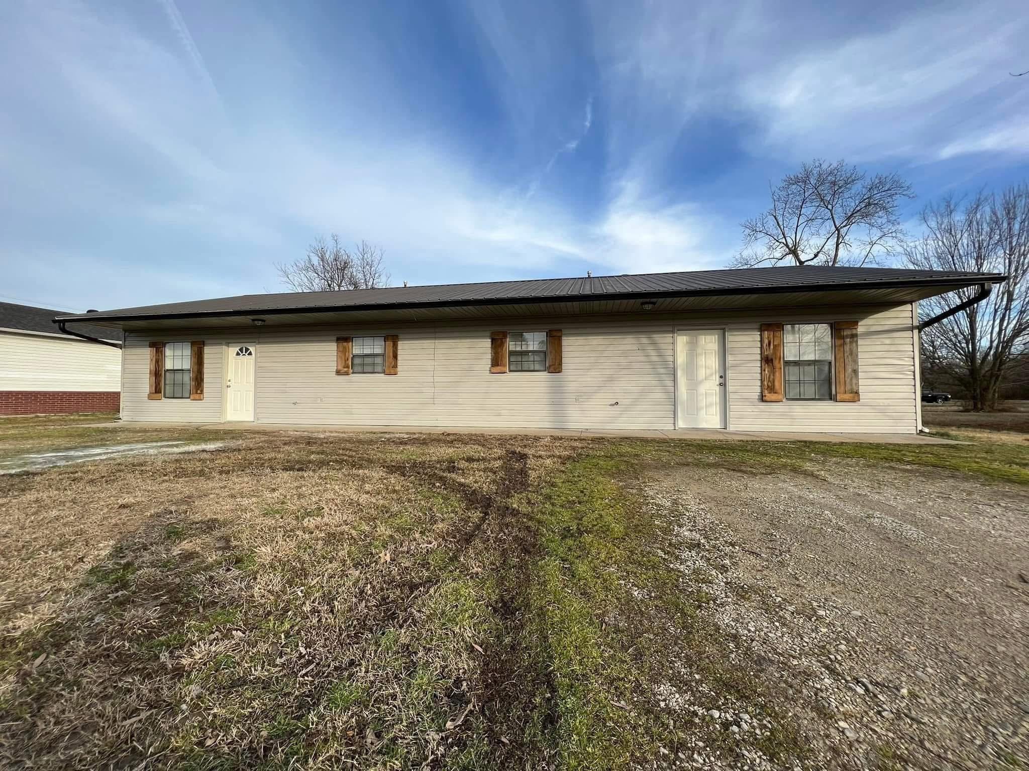 Hoxie Multiplex: 303 SE 3rd