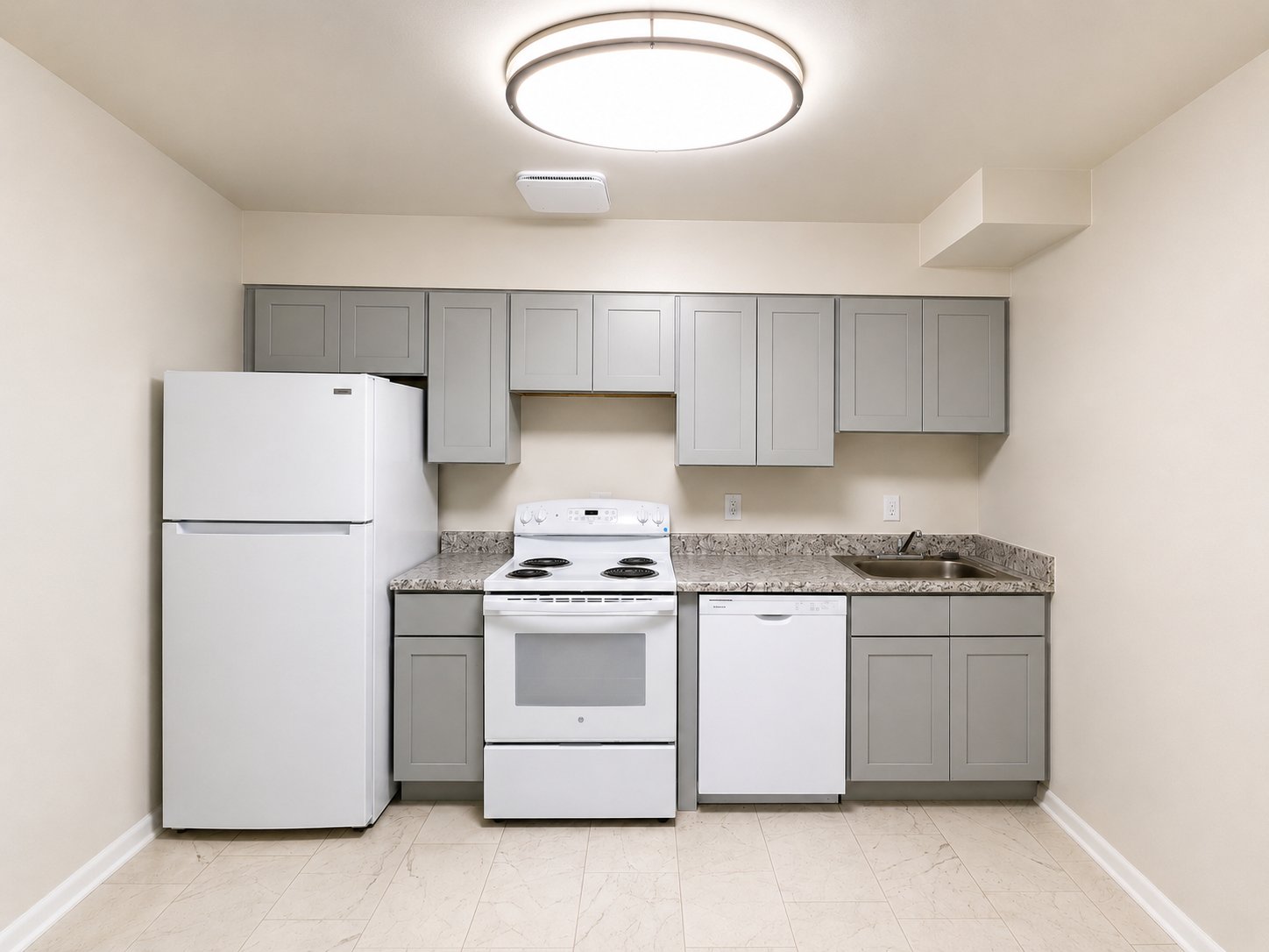Alexandria Apartment: 8263 Russell Rd