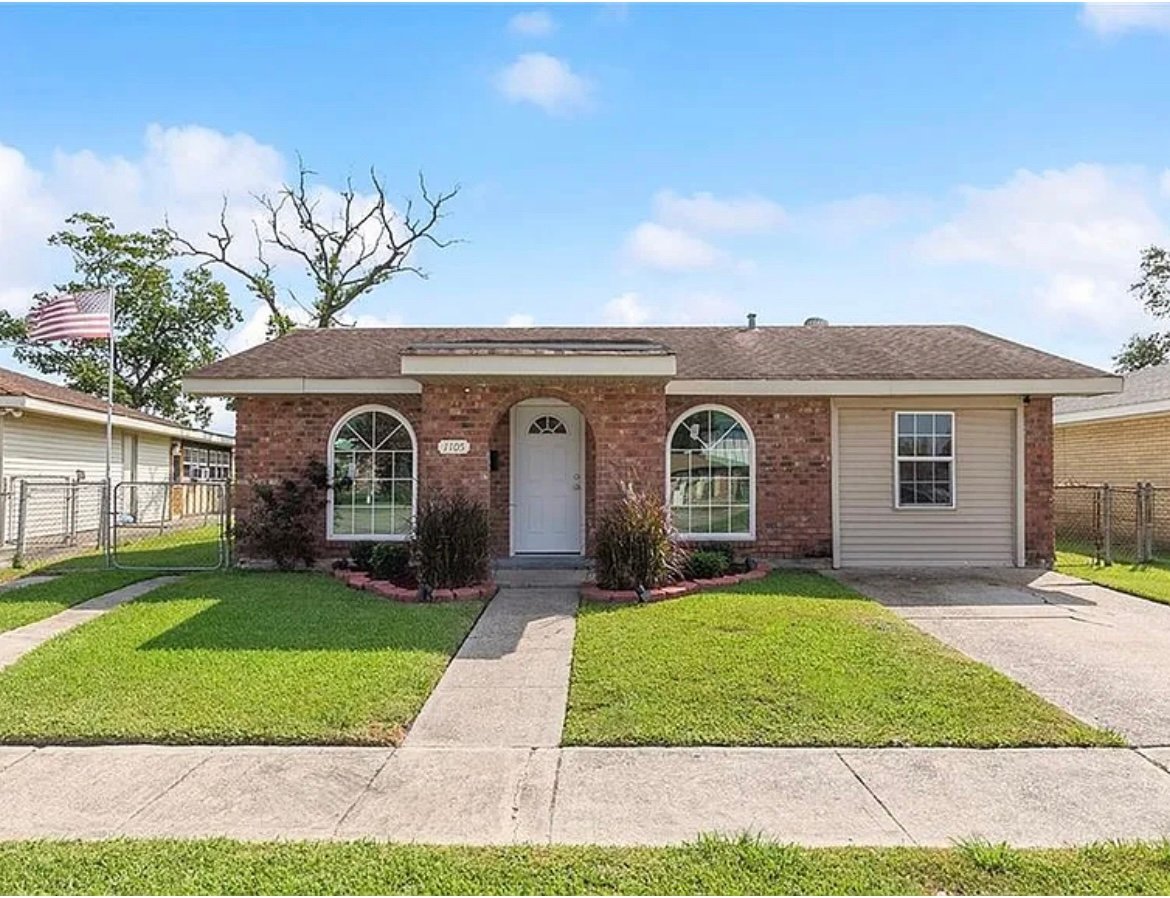 Harvey House: 1105 Warren Dr