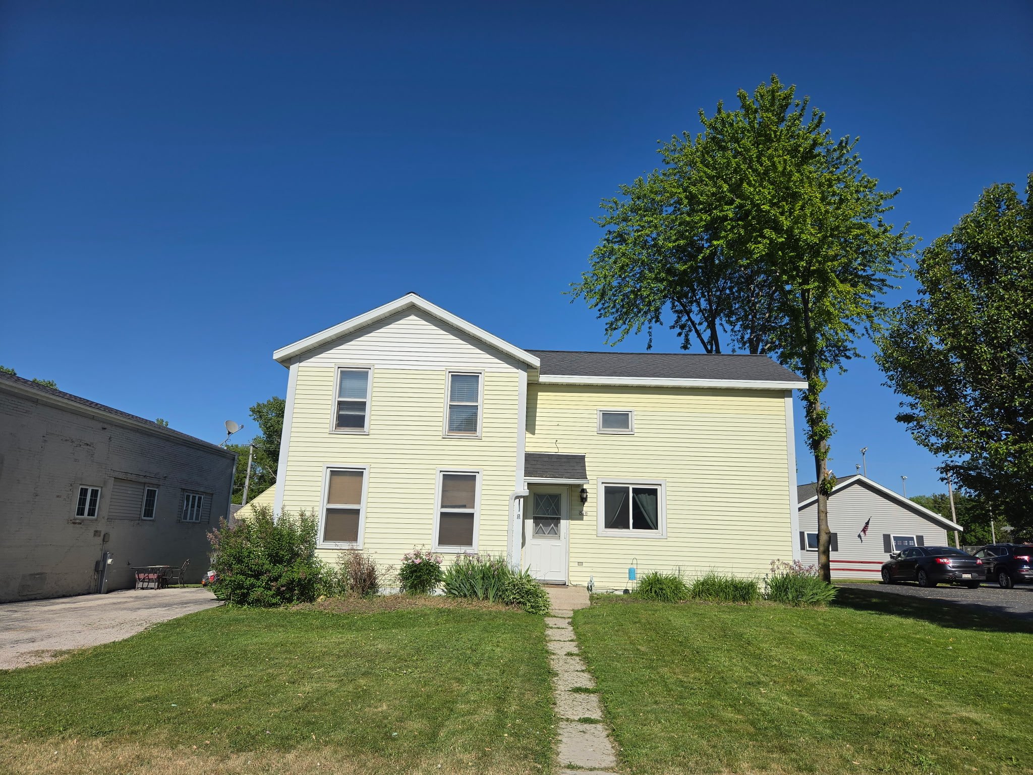 Adell Multiplex: 512 Wisconsin Ave