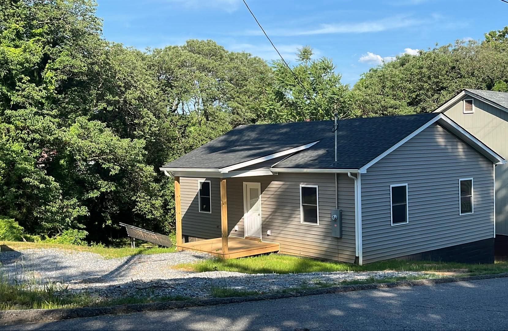 Lynchburg House: 812 Taylor St