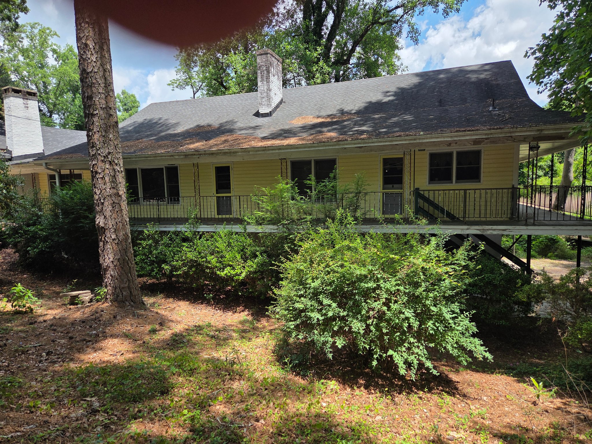 Carthage Multiplex: 402 Pinecrest St