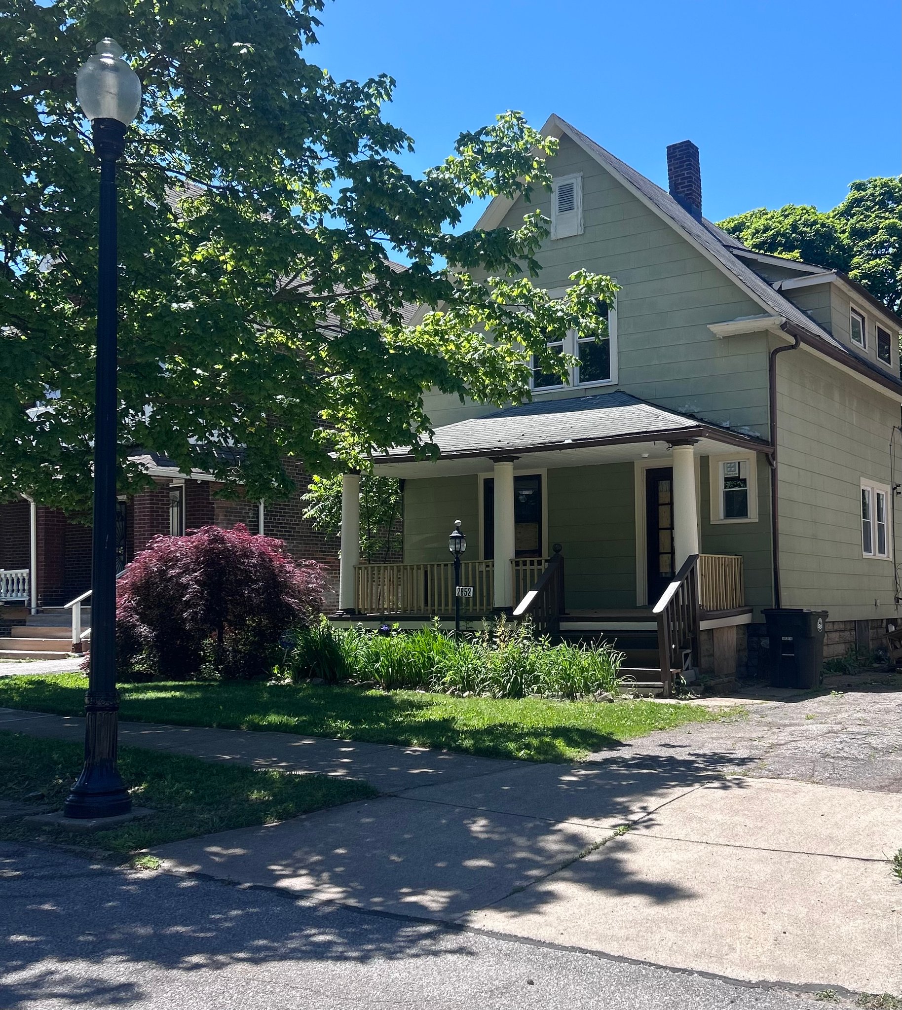 Cleveland House: 2652 E 115th St