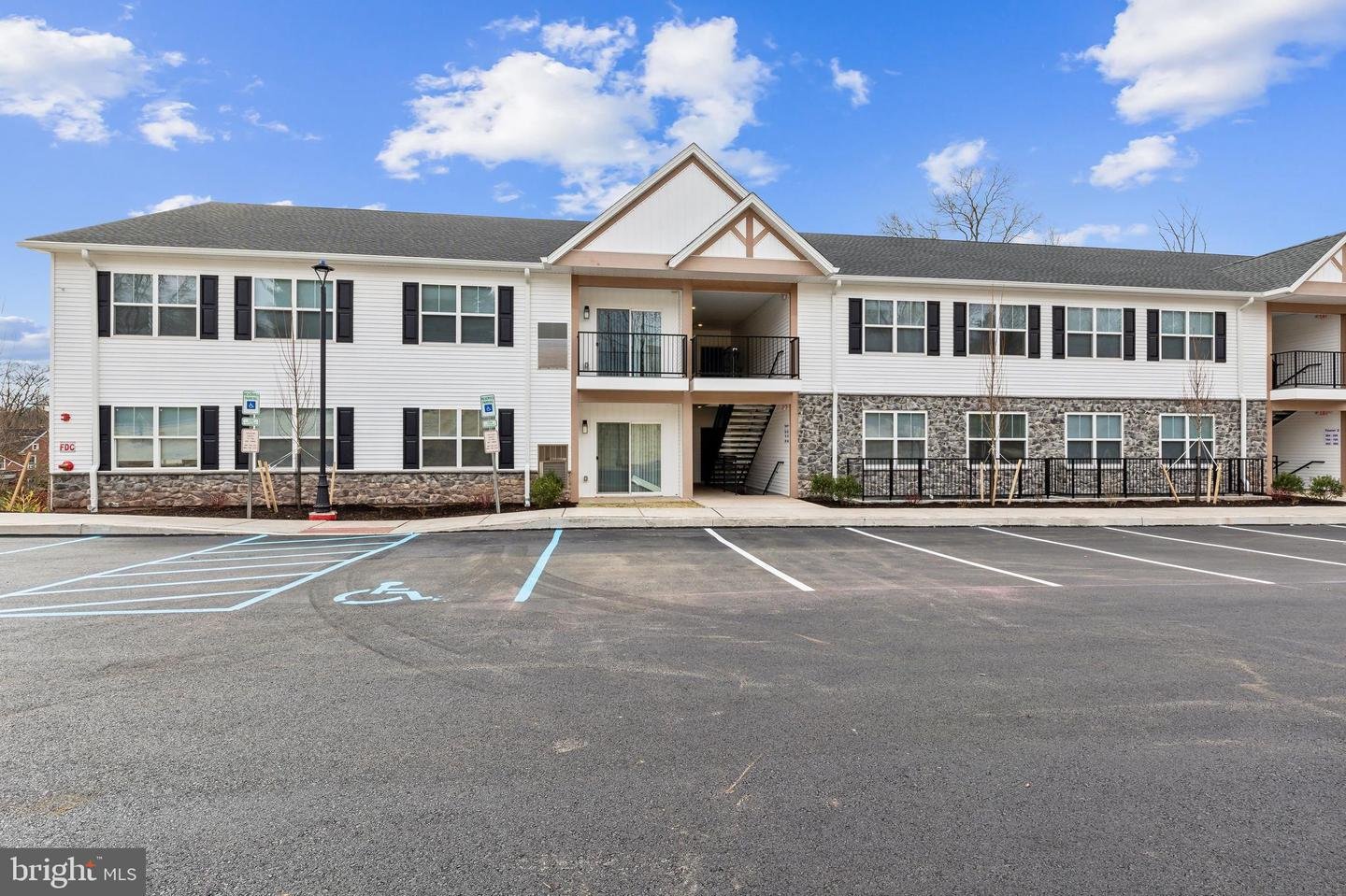 Schwenksville Condo: 905 forest ln