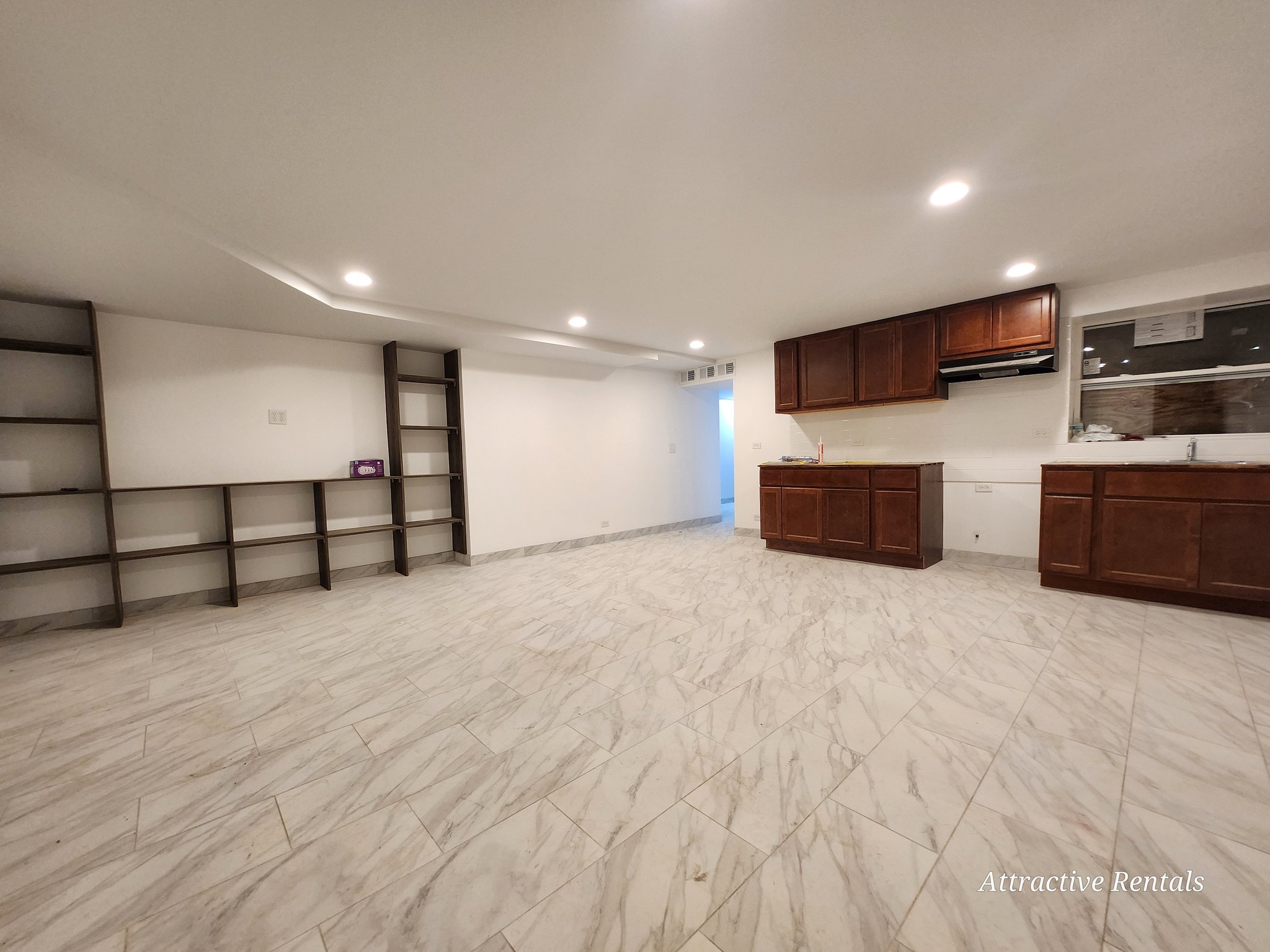 Chicago Apartment: 207 N Parkside