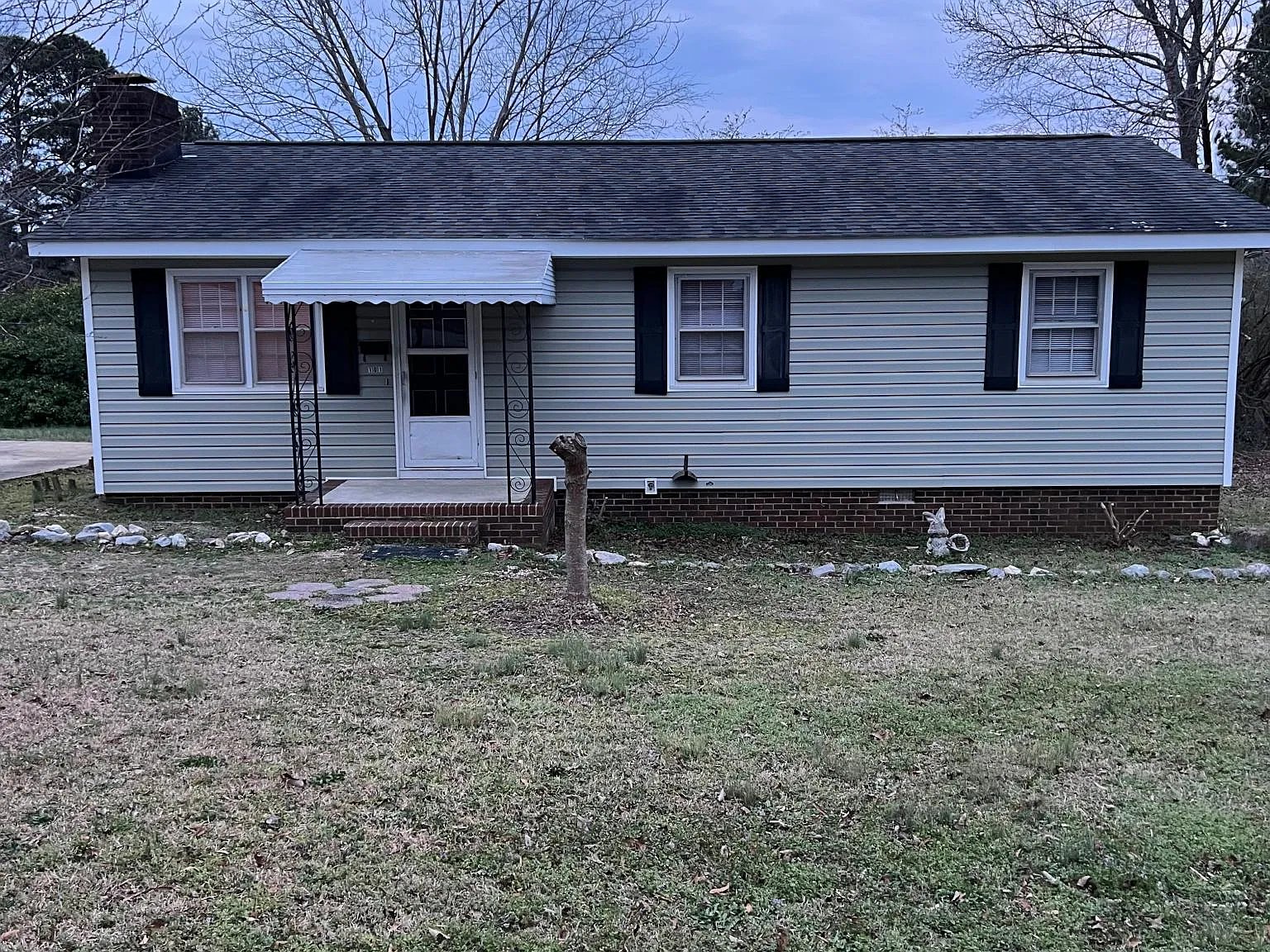 Clayton House: 101 Shady Ln