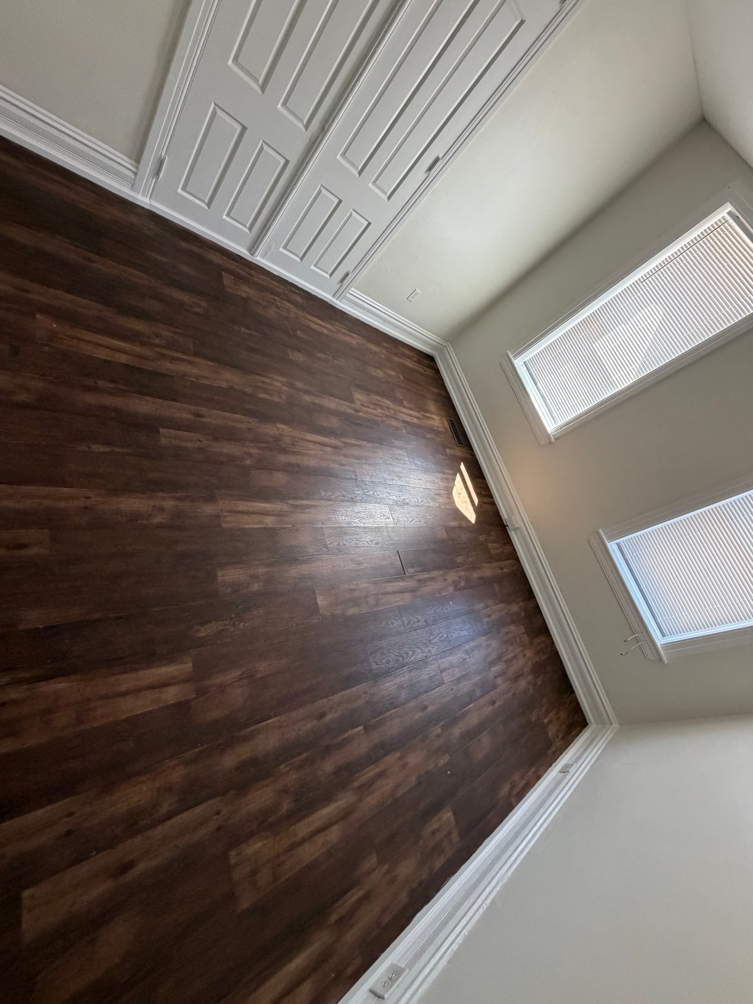 York Apartment: 257 E College Ave
