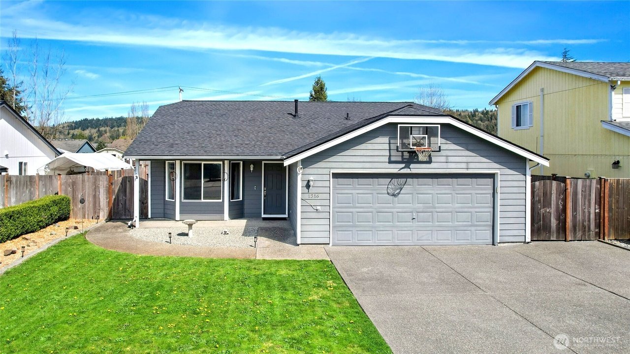 Orting House: 1316 Headley Ave NW