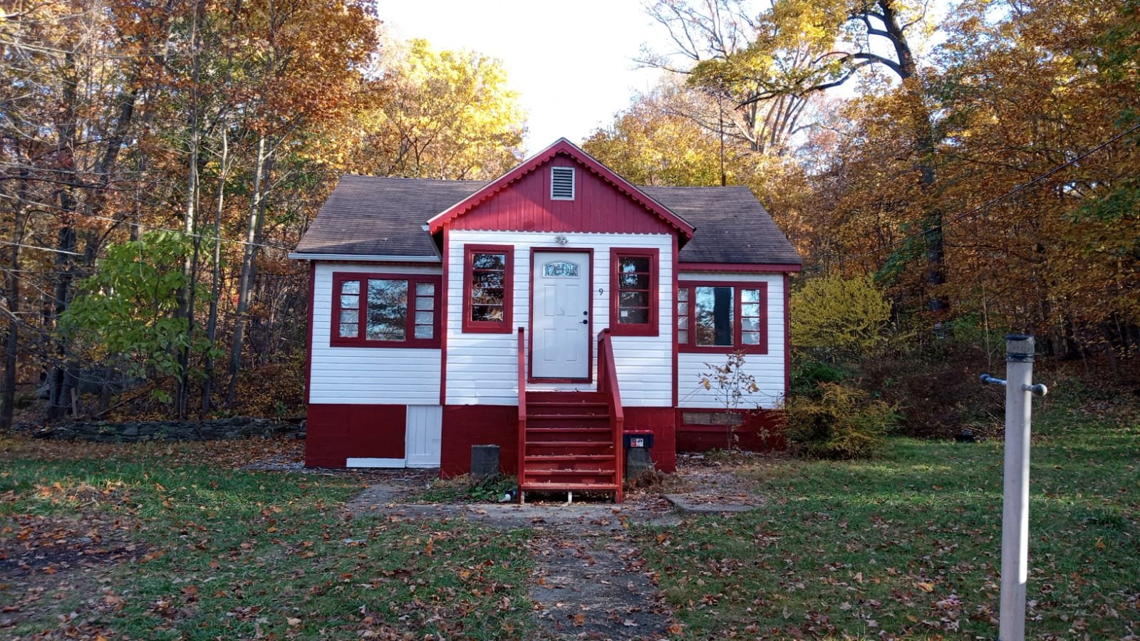 Monroe House: 9 emerald Trl