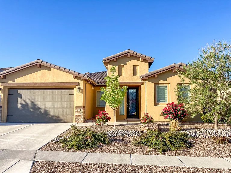 Rio Rancho House: 2632 Vista Manzano Loop NE