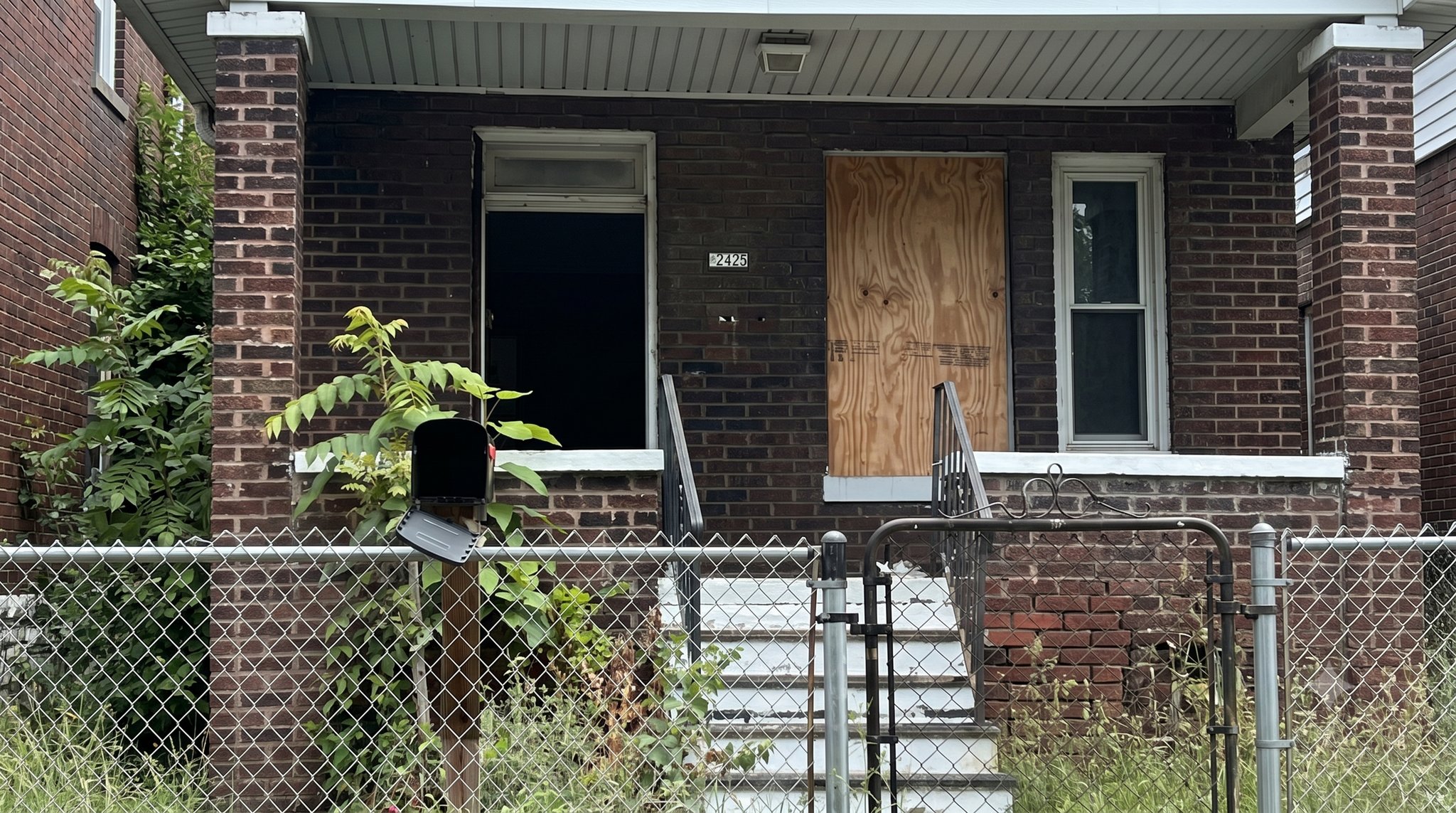 East St. Louis House: 2425 Cleveland Ave