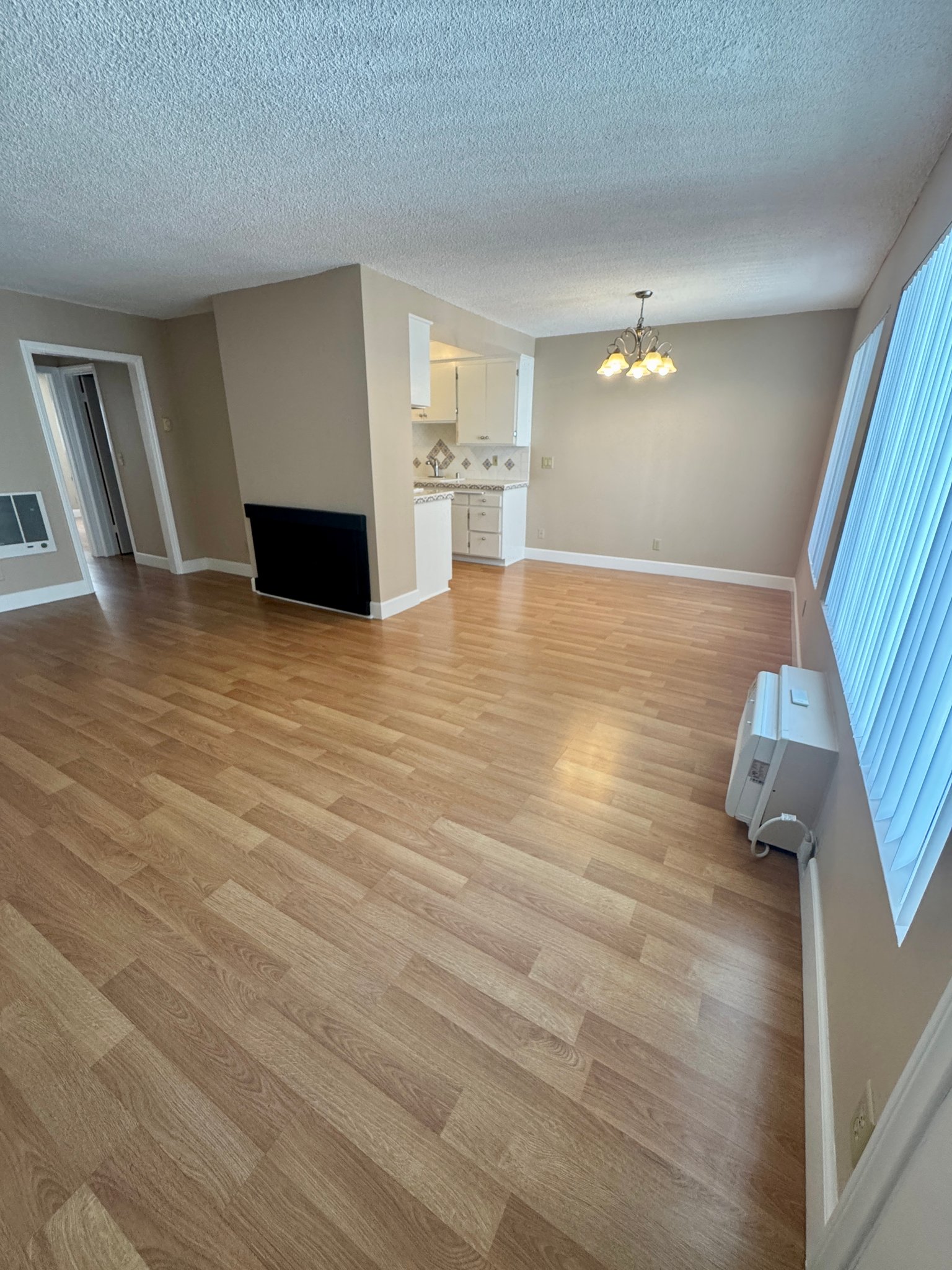 Los Angeles Apartment: 1800 Camden Ave