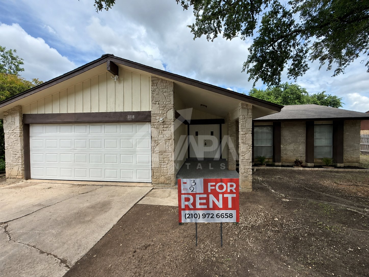 San Antonio House: 8818 BRIDINGTON