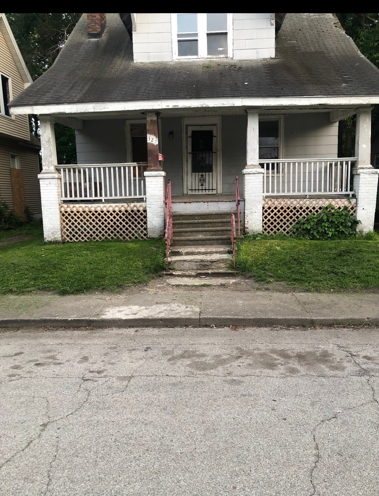 Decatur House: 327 E Stuart Ave