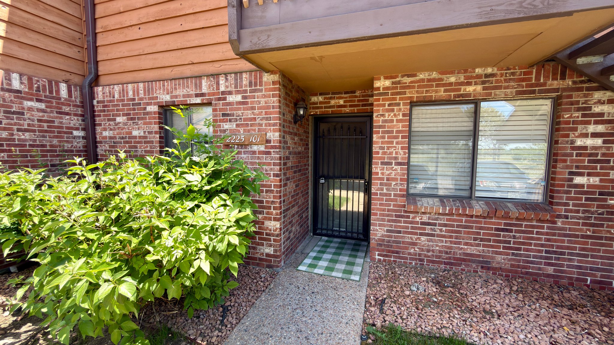 Aurora Condo: 2225 S. Buckley Rd