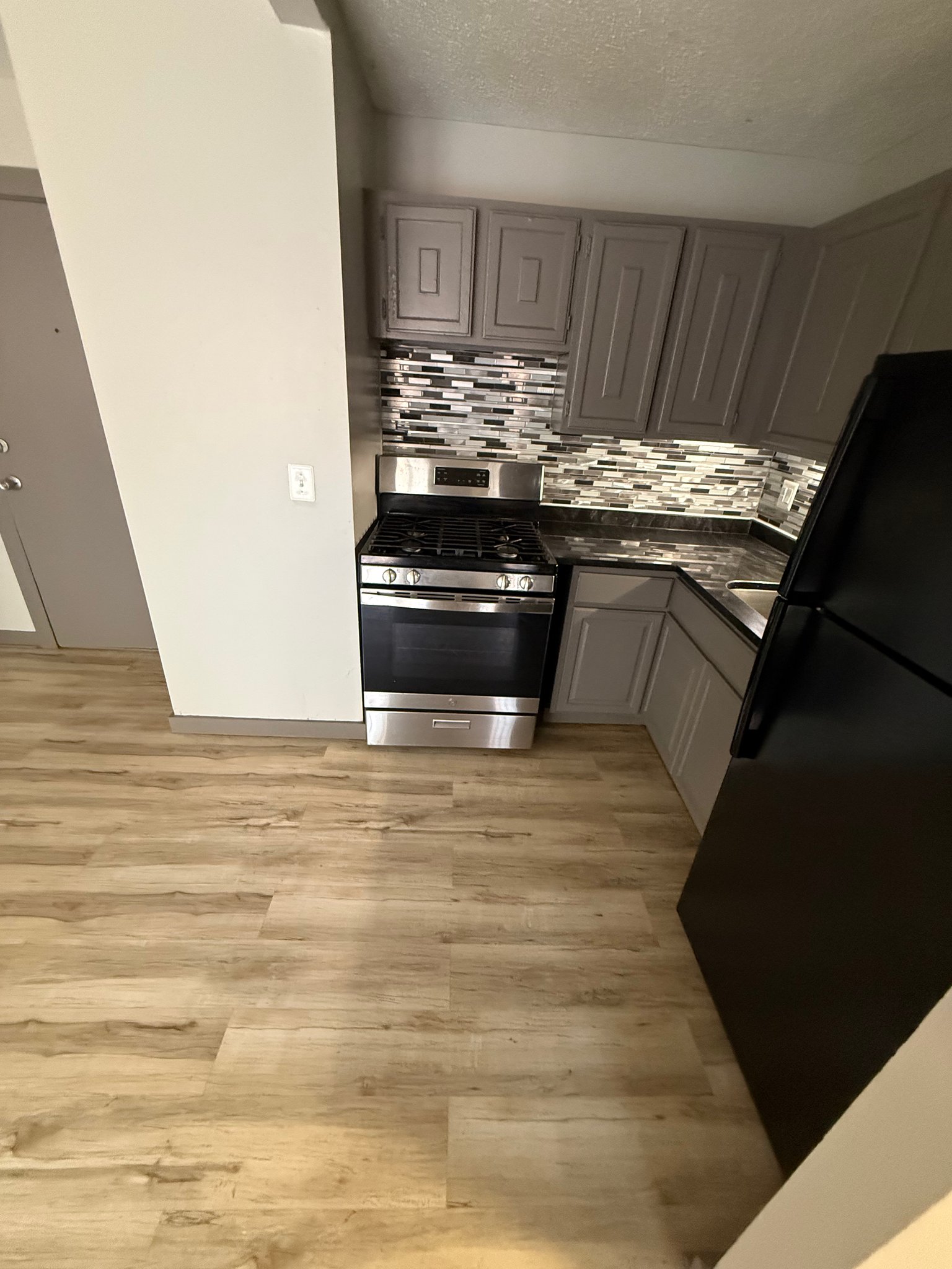 Hartford Apartment: 76 Webster St