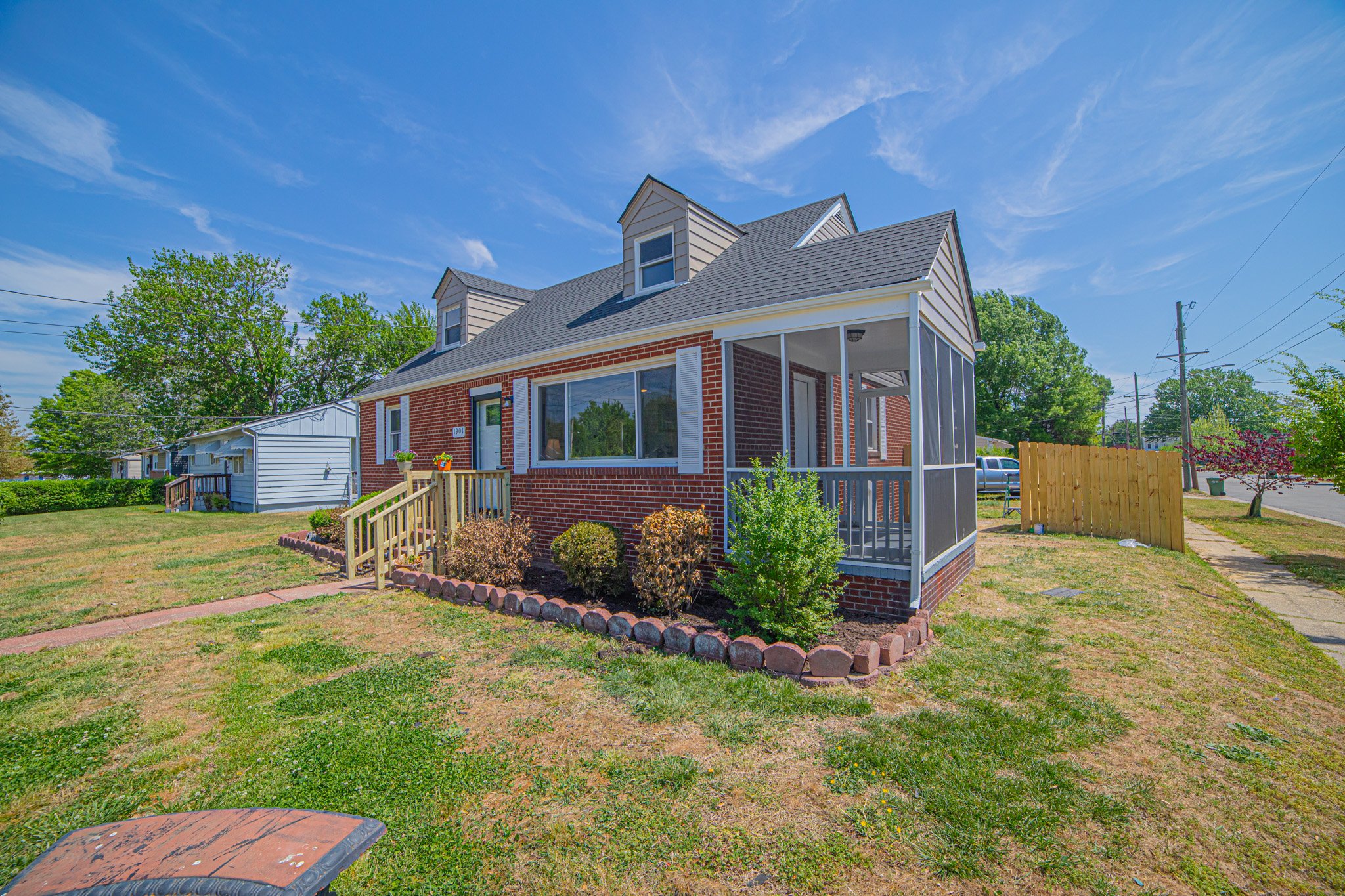 Richmond House: 1901 N 27th St