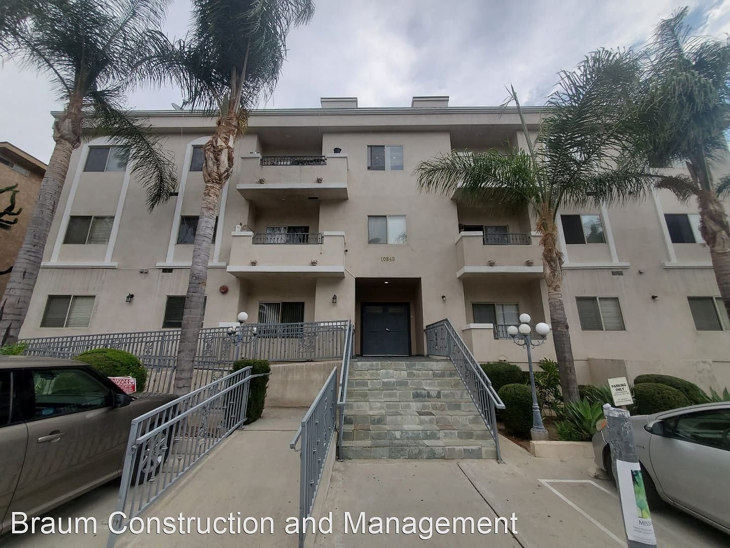 Studio City Apartment: 10849 Fruitland Dr