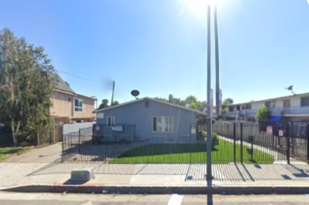 Van Nuys Apartment: 15550 Vanowen St