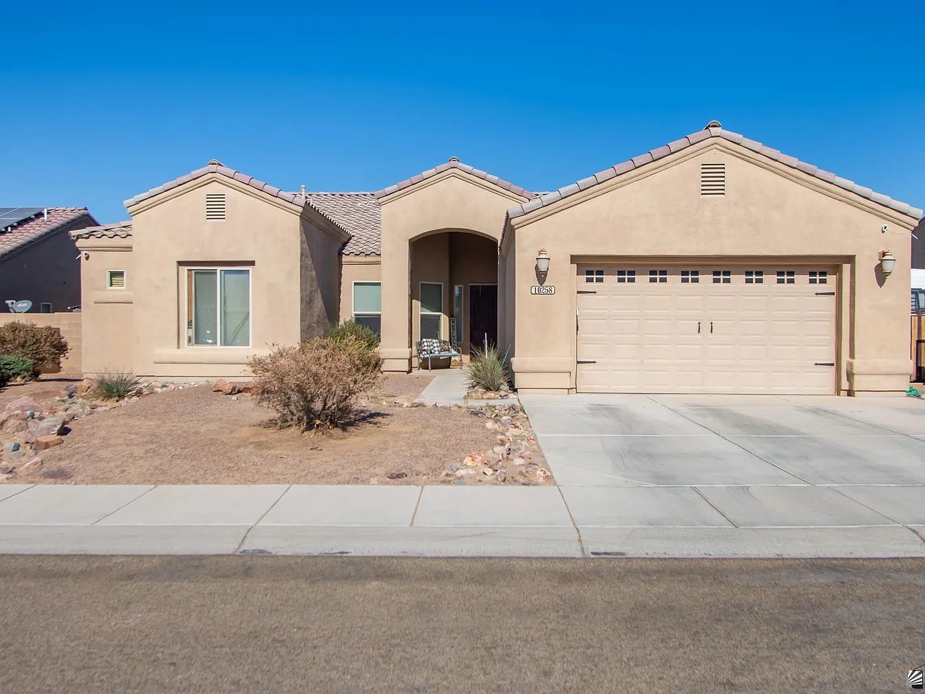 Yuma House: 10258 E 38th Ln