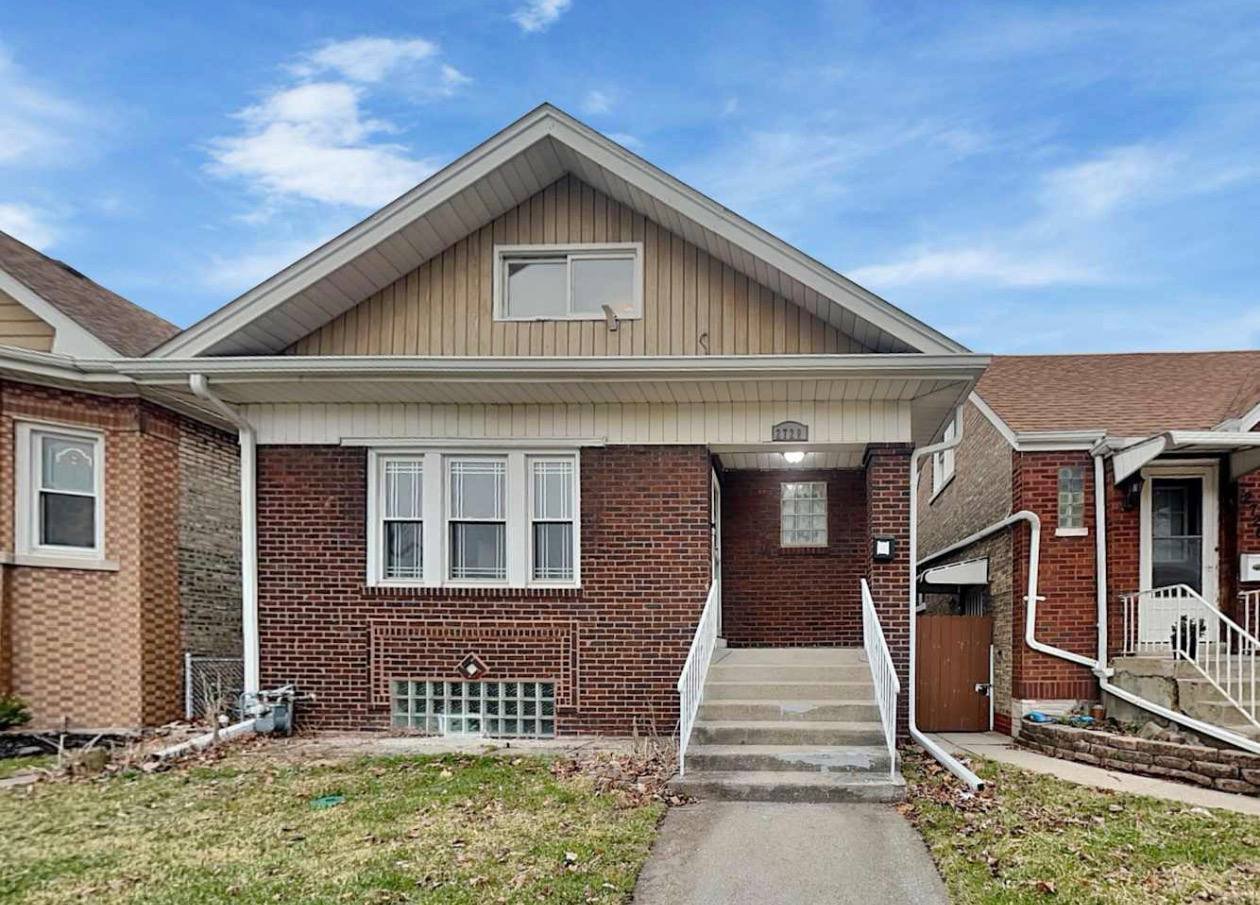 Berwyn House: 2729 Wesley Ave