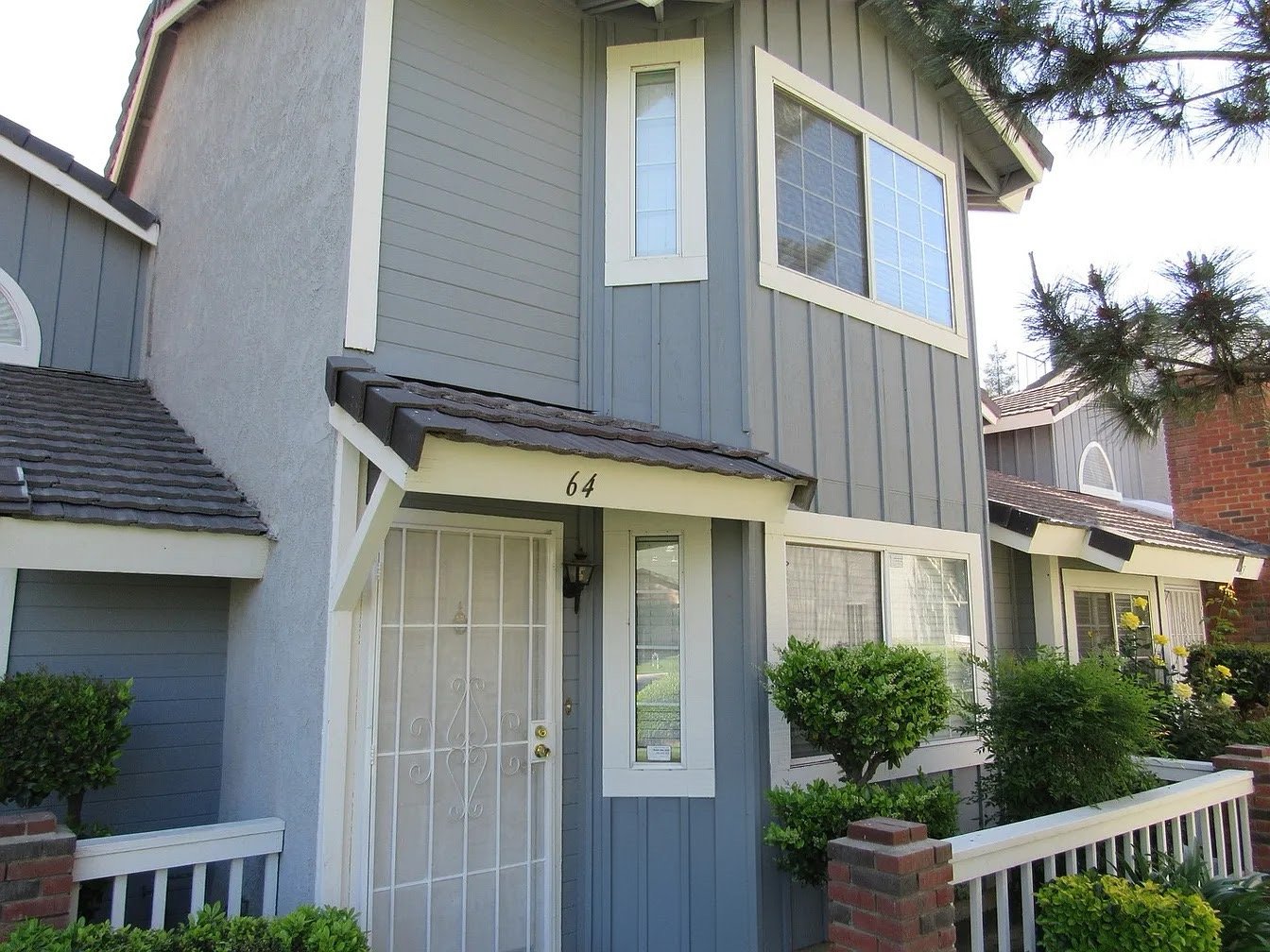 Bakersfield House: 2600 Brookside Dr