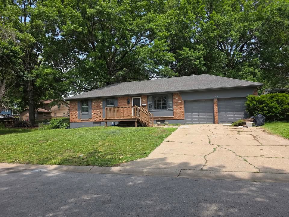 INDEPENDENCE House: 14216 37th Terrace South