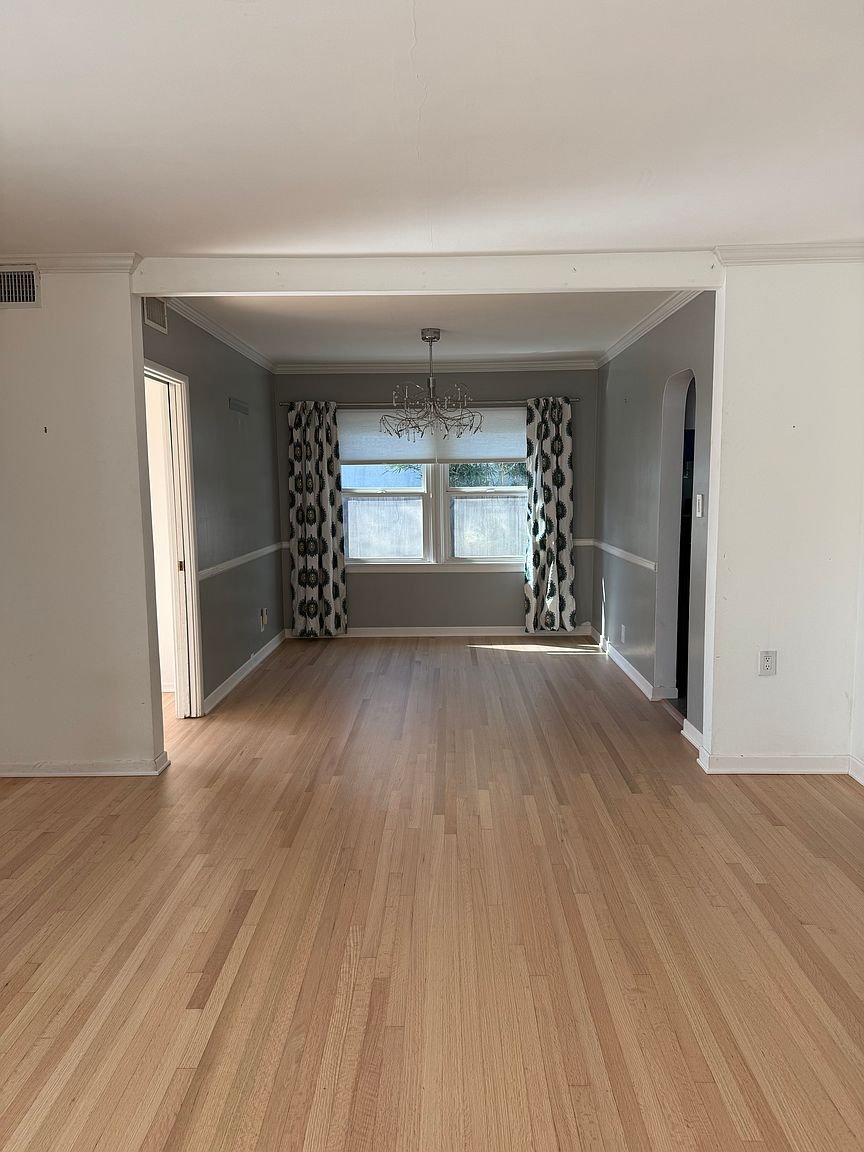 Los Angeles House: 1221 S Curson Ave