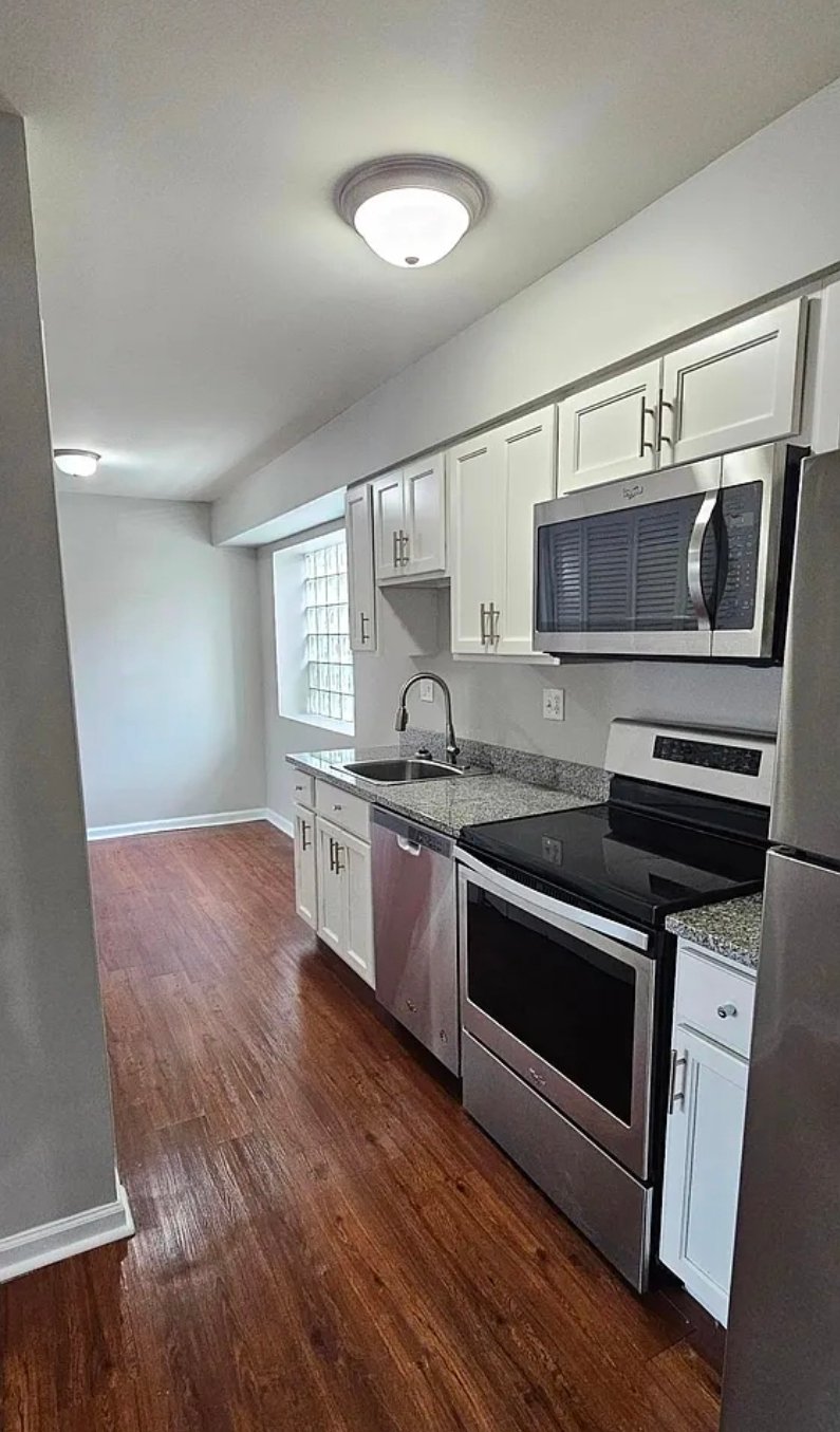 Milford Apartment: 204 Cherry St