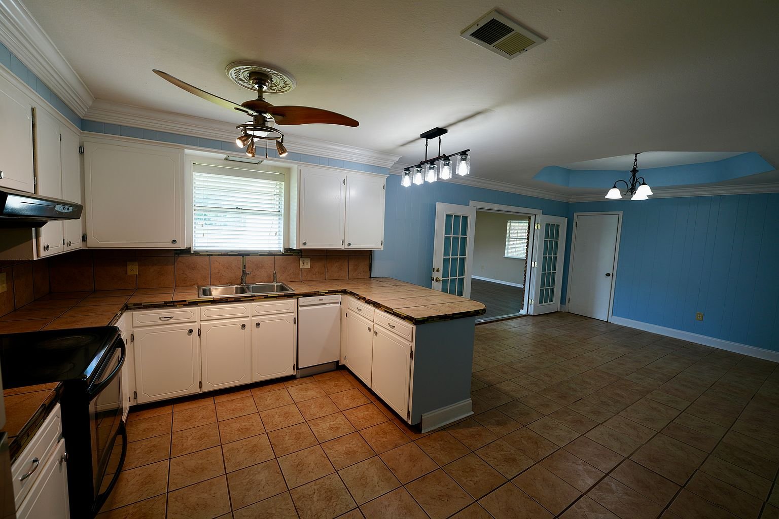 Gonzales House: 713 E Rome St